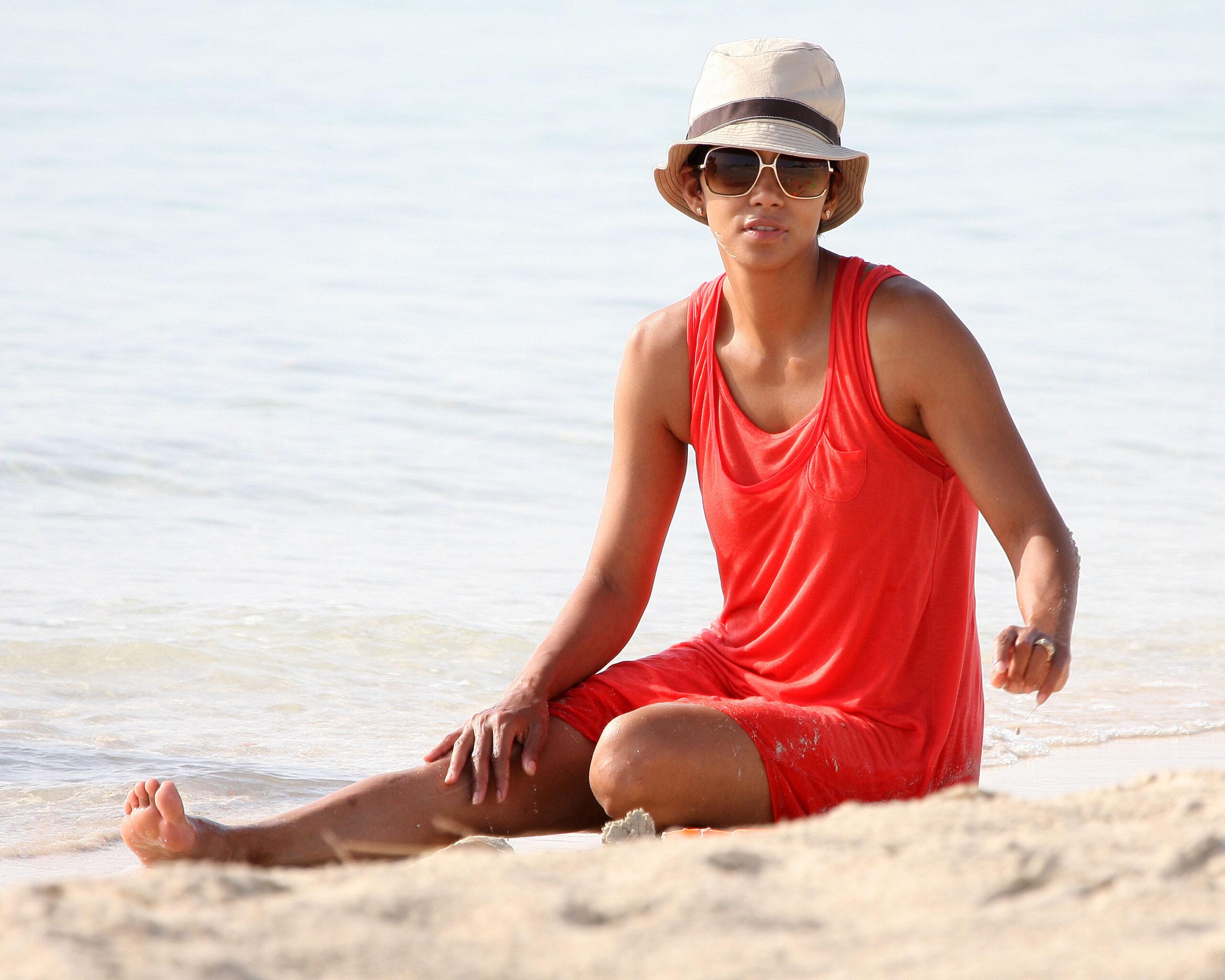 Halle Berry is spotted with her daughter on the beach in South Beach Miami on 07 08 2009