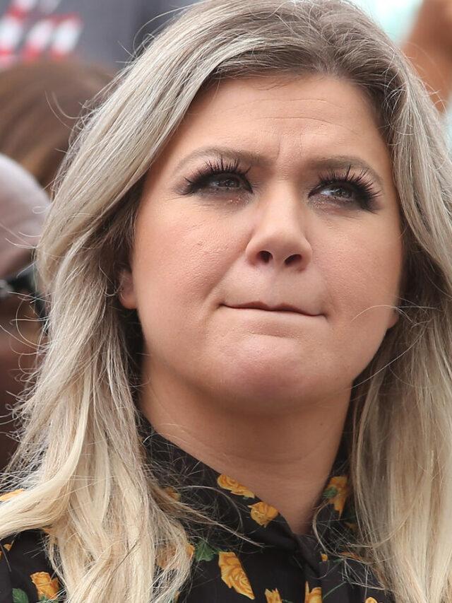 cropped-Kelly-Clarkson-Gets-HUGE-Win-In-Ongoing-Divorce-e1633112892487.jpg