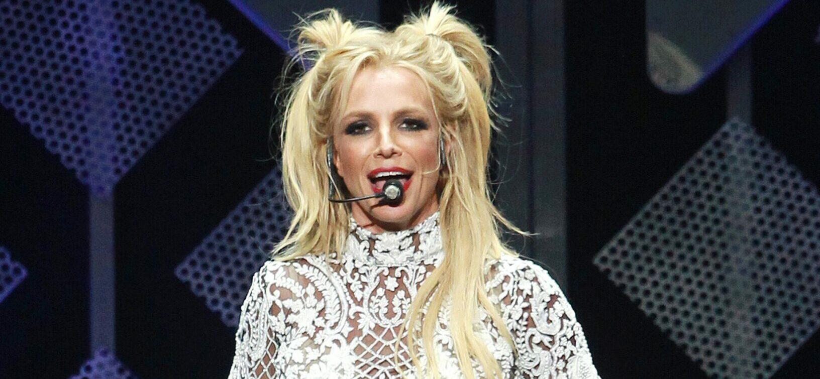 Britney Spears performs on stage during the 102 7 KIIS FM apos s Jingle Ball 2016