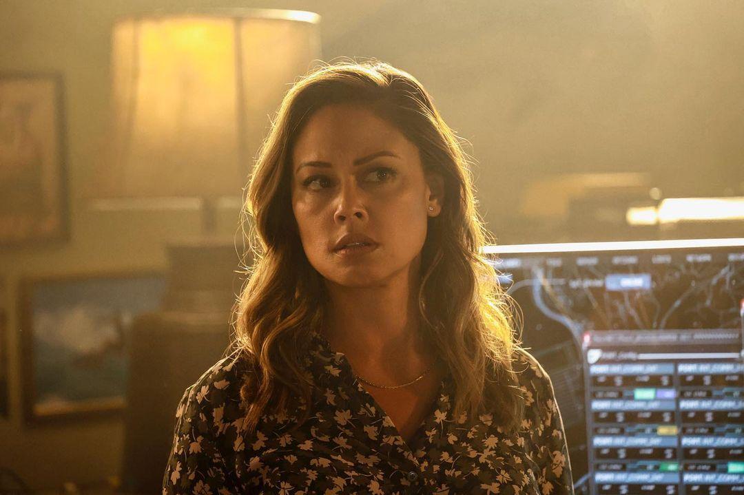 A photo showing Vanessa Lachey in a scene on 'NCIS: Hawai'i'
