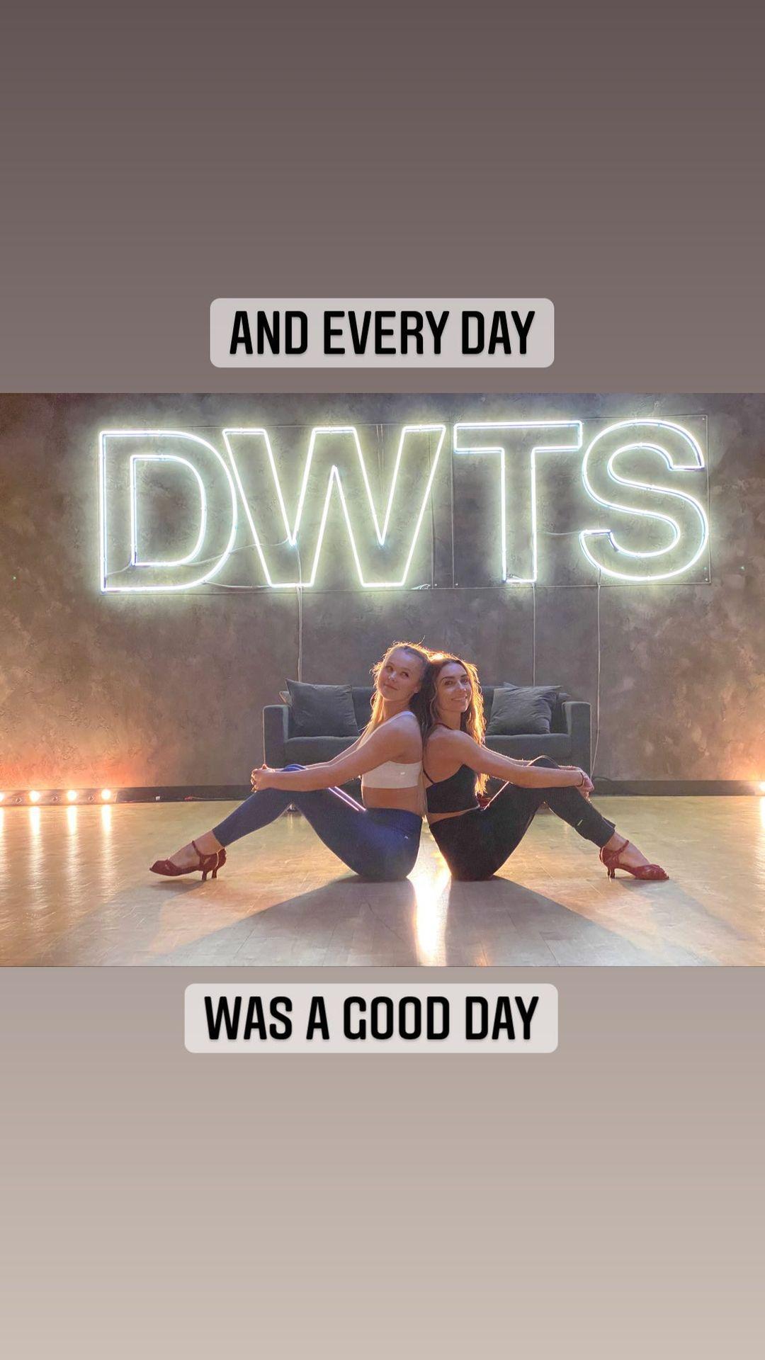 Jojo Siwa & Jenna Johnson ta DWTS