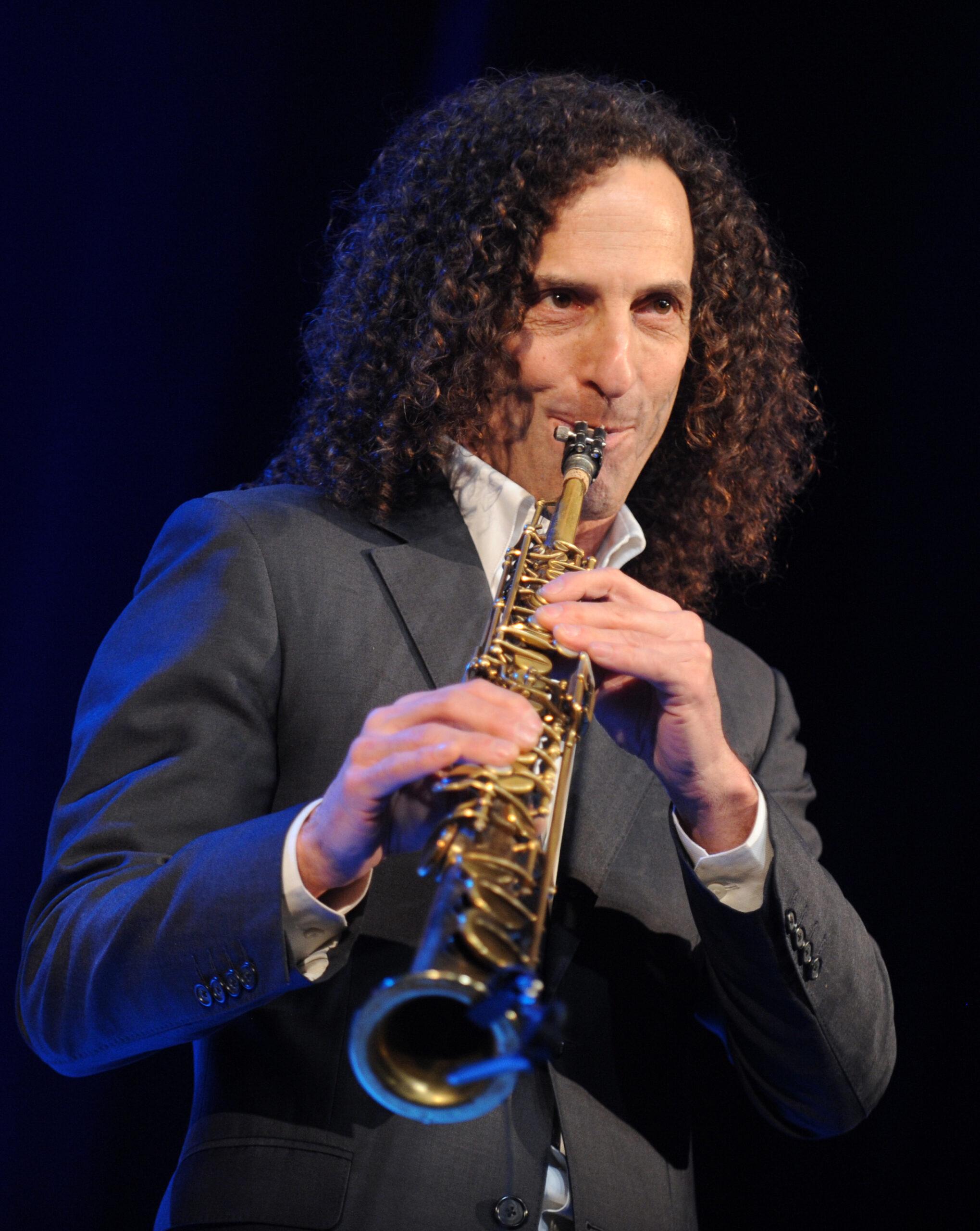 Kenny G’s Hygiene Questioned, Only Washes His Hair ONCE A Month!