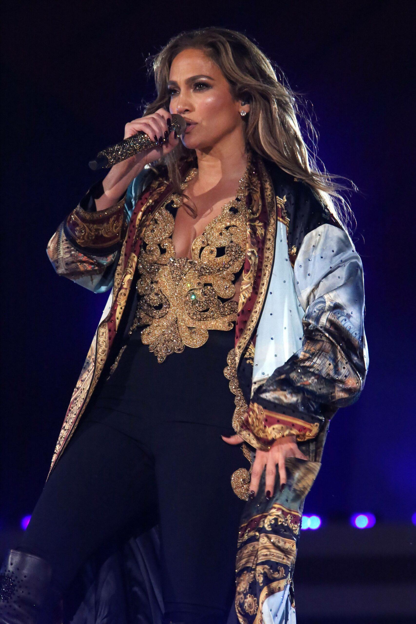 Jennifer Lopez performs at the Global Citizen Festival 2021-NYC
