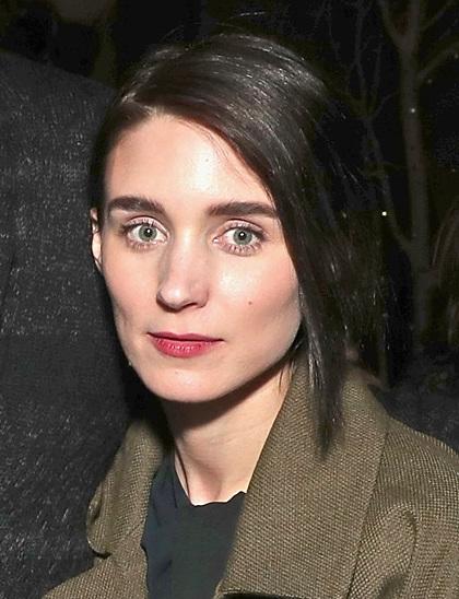 Rooney_Mara_at_The_Discovery_premiere_during_day_2_of_the_2017_Sundance_Film_Festival_at_Eccles_Center_Theatre_on_January_20,_2017_in_Park_City,_Utah_(32088061480)_(cropped)