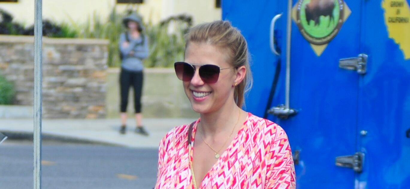 Jodie Sweetin at a Los Angeles Farmers Market
