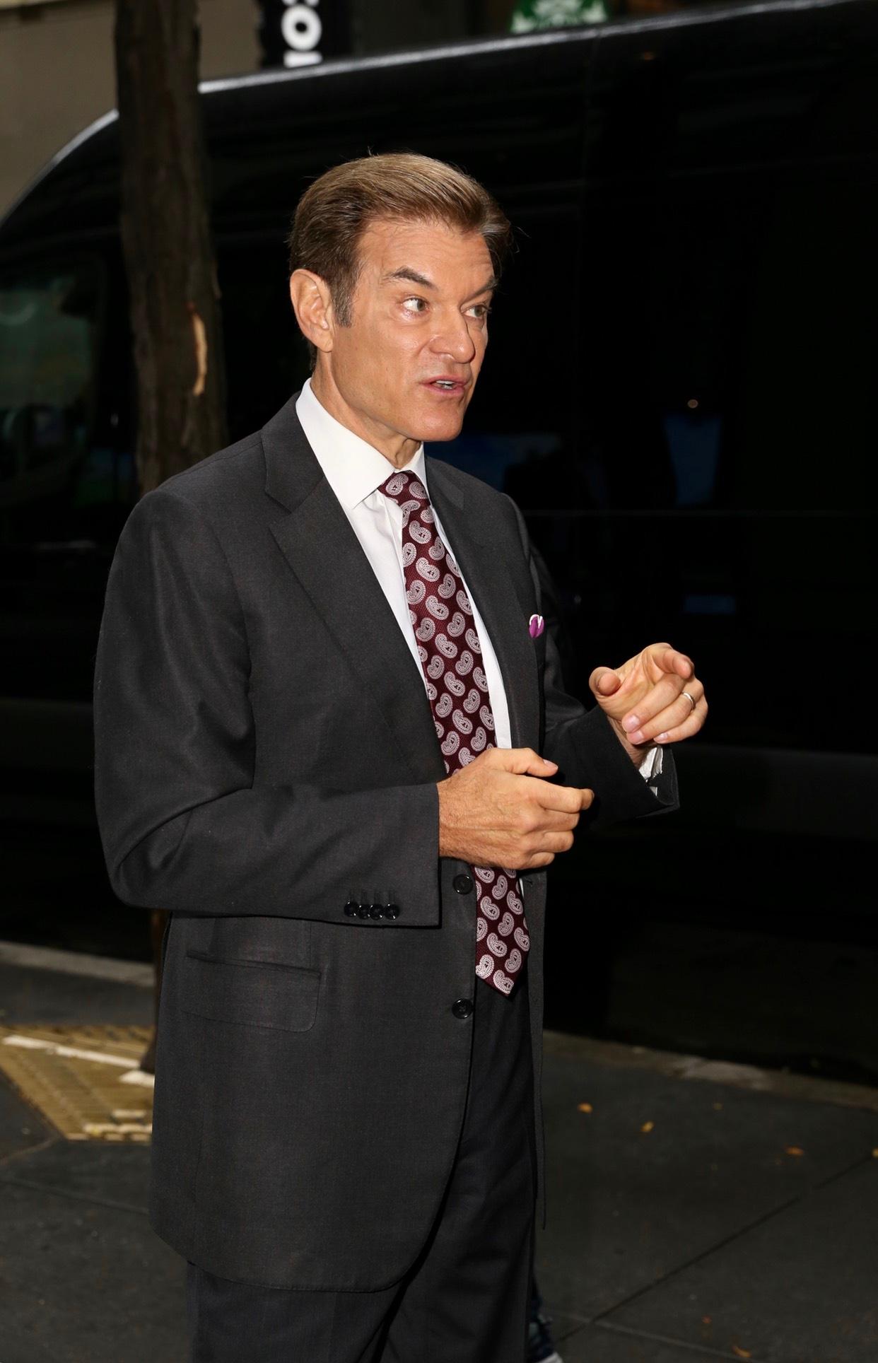 Dr. Oz Saves A Man's Life After He Collapsed During A Political Event