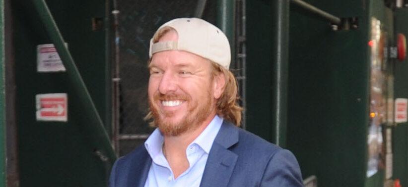 Chip and Joanna Gaines from Fixer Upper TV Show arrive to AOL Build in New York City. Chip signed for a few people on his way into show while Joanna arrived in a separate car and ran right into the show. 18 Oct 2017 Pictured: Chip Gaines.