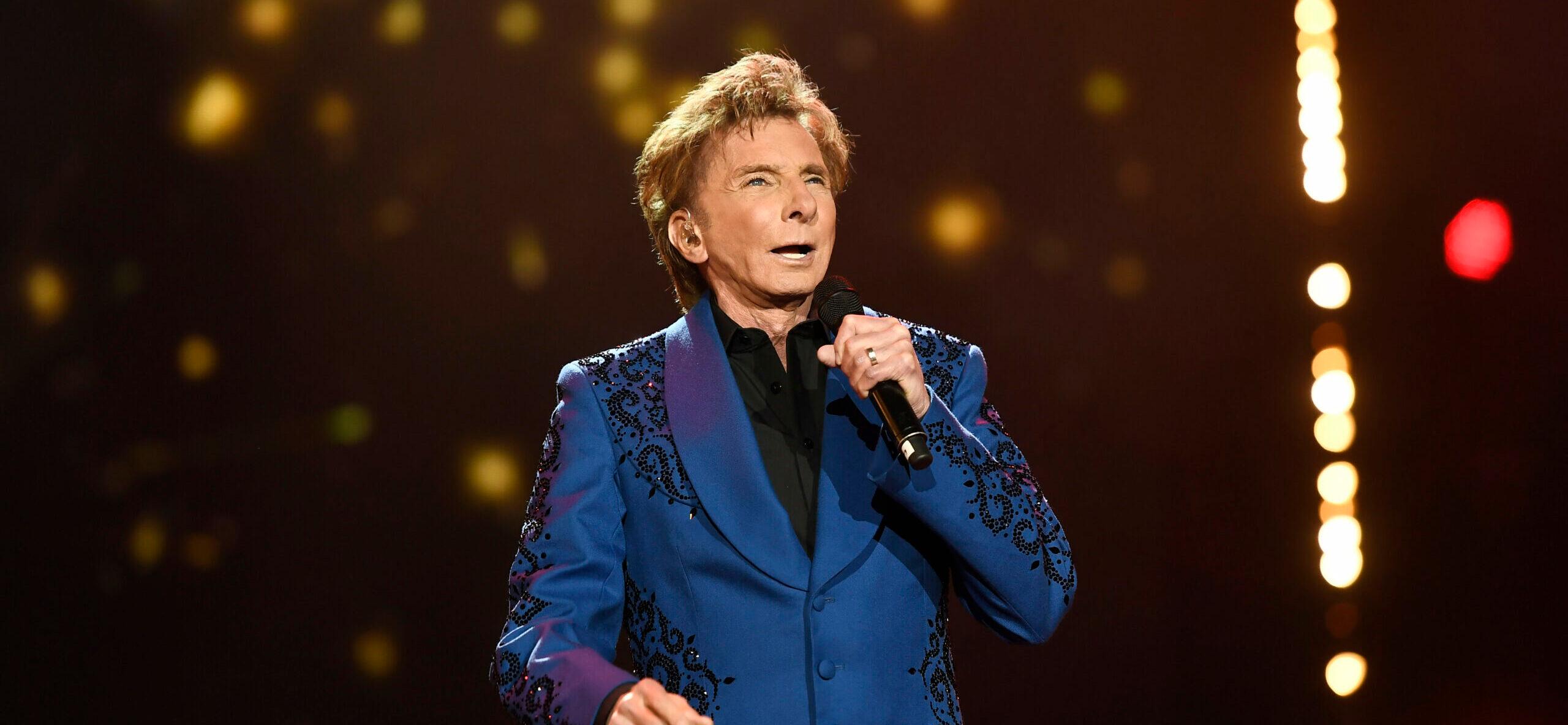 Barry Manilow performing at Proms In The Park 2019
