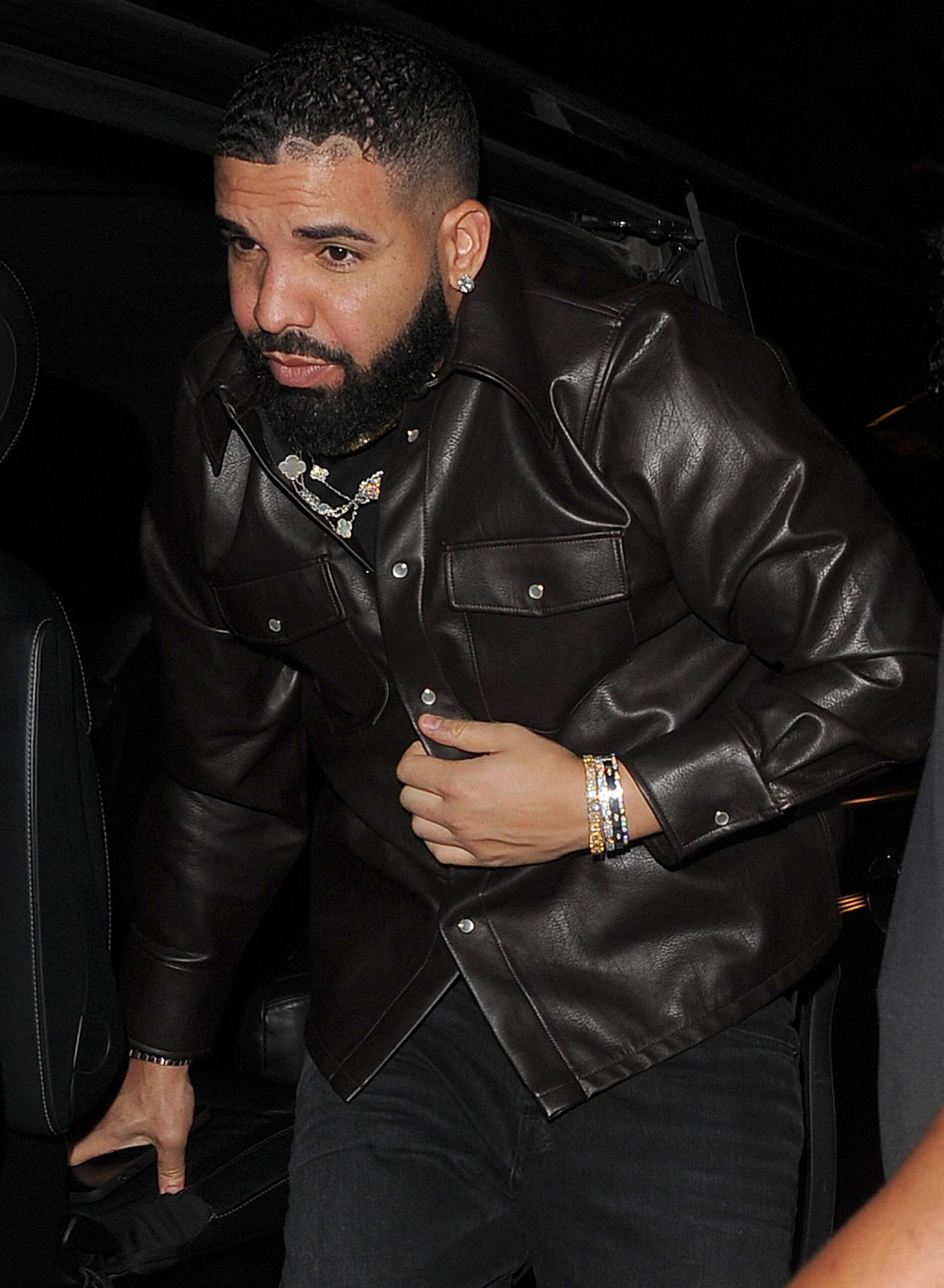 O rapper Drake pode ganhar US $ 50 milhões com a série NFT, afirma Tory Lanez