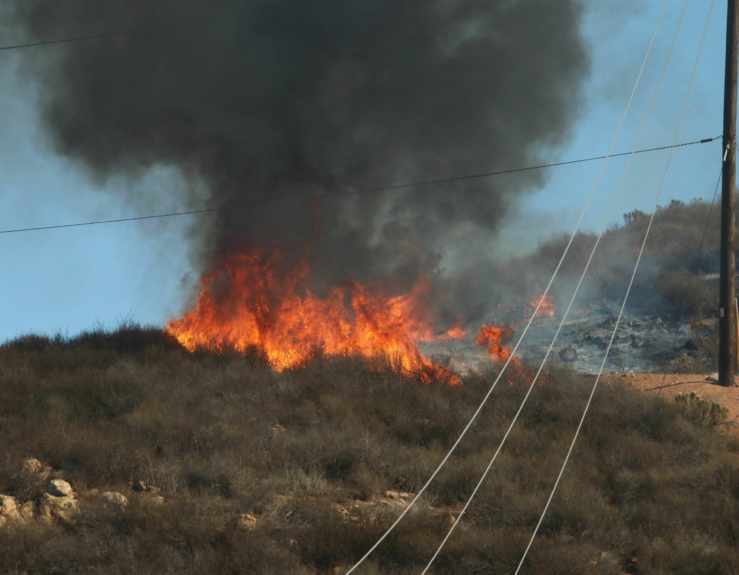 Wildfire breaks out in Santee California