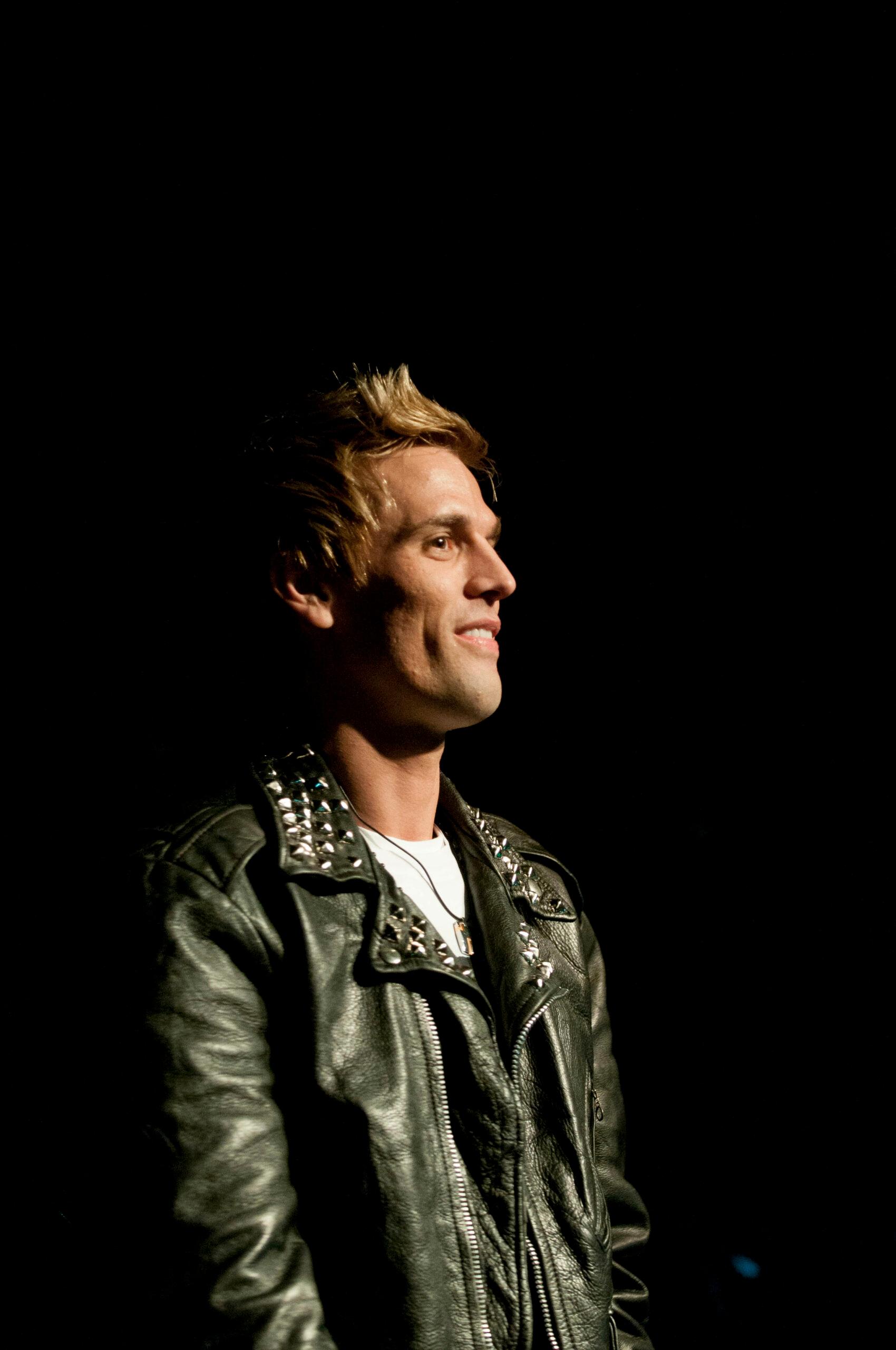 Aaron Carter smiling.