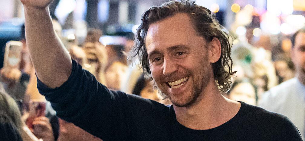 Tom Hiddleston Signs Autographs Outside Broadway Play "Betrayal"