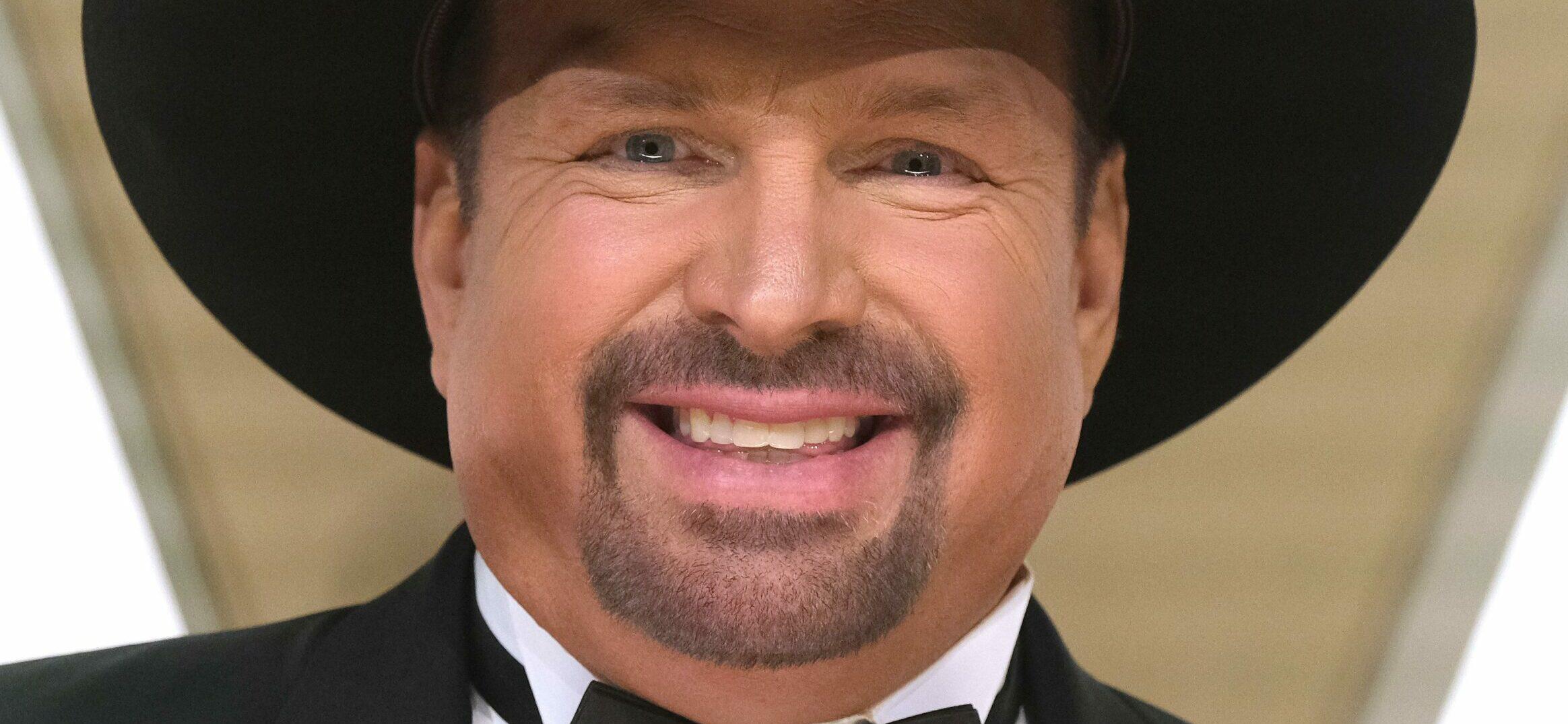 Garth Brooks at the The 53rd Annual CMA Awards - Arrivals