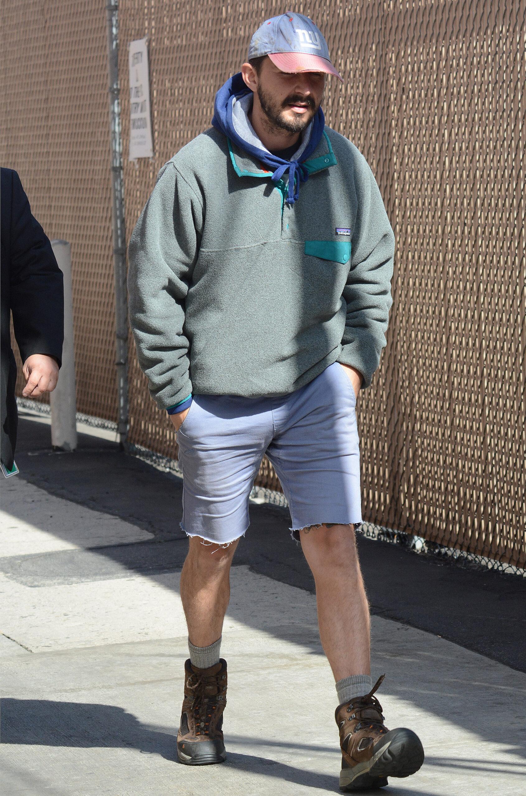 Ator Shia LaBeouf chegando ao Jimmy Kimmel Live em Los Angeles