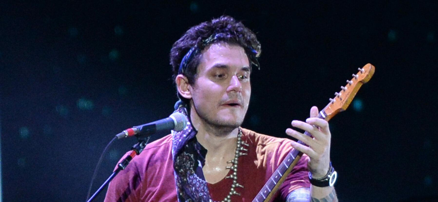 John Mayer performs Born and Raised World Tour 2013 with Katy Perry watching from backstage in West Palm Beach