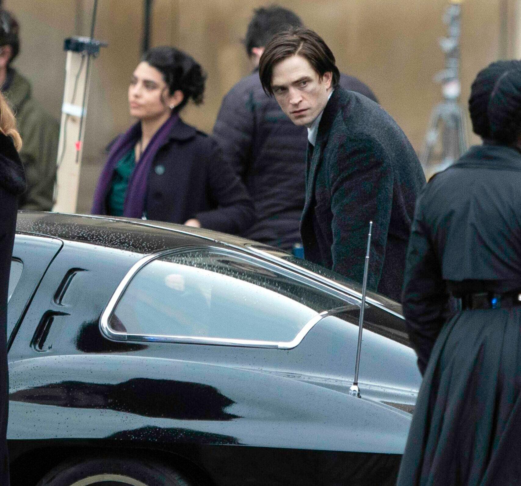 Robert Pattinson films dramatic scenes for The Batman outside St George apos s Hall in Liverpool