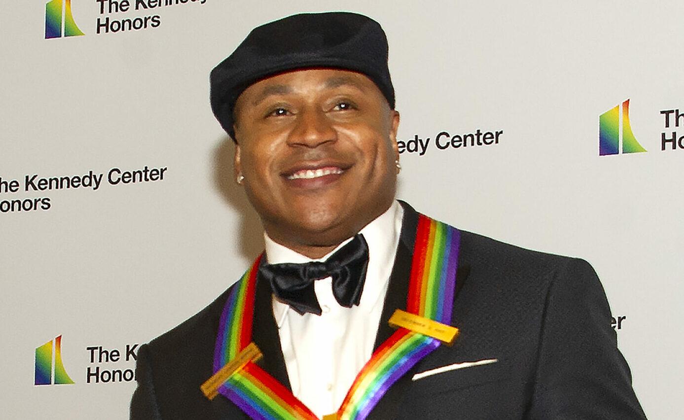 LL Cool J arrives for the formal Artist's Dinner honoring the recipients of the 42nd Annual Kennedy Center Honors