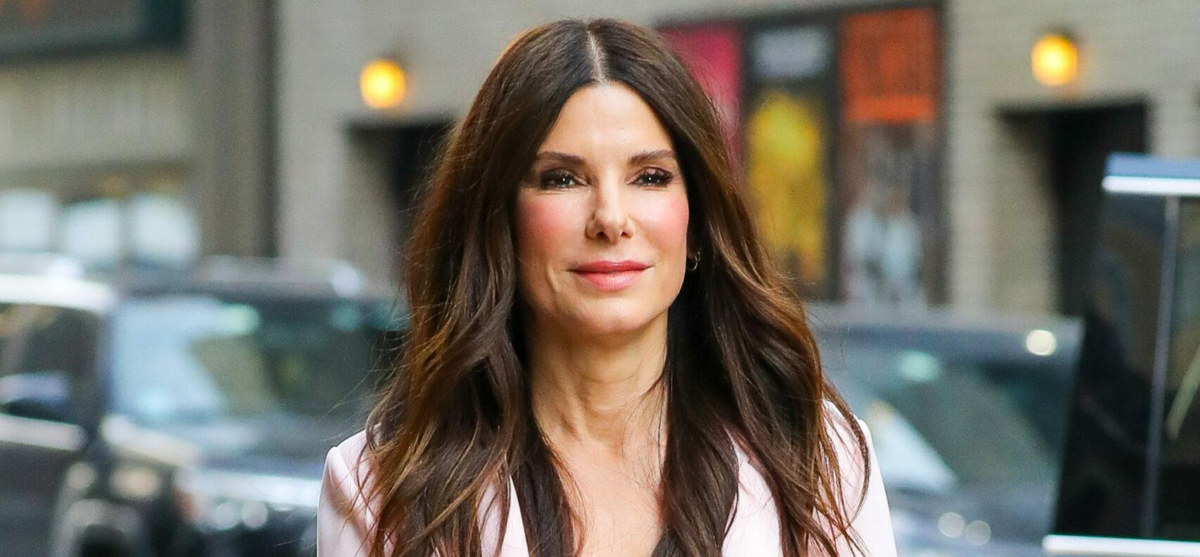 Sandra Bullock smizing