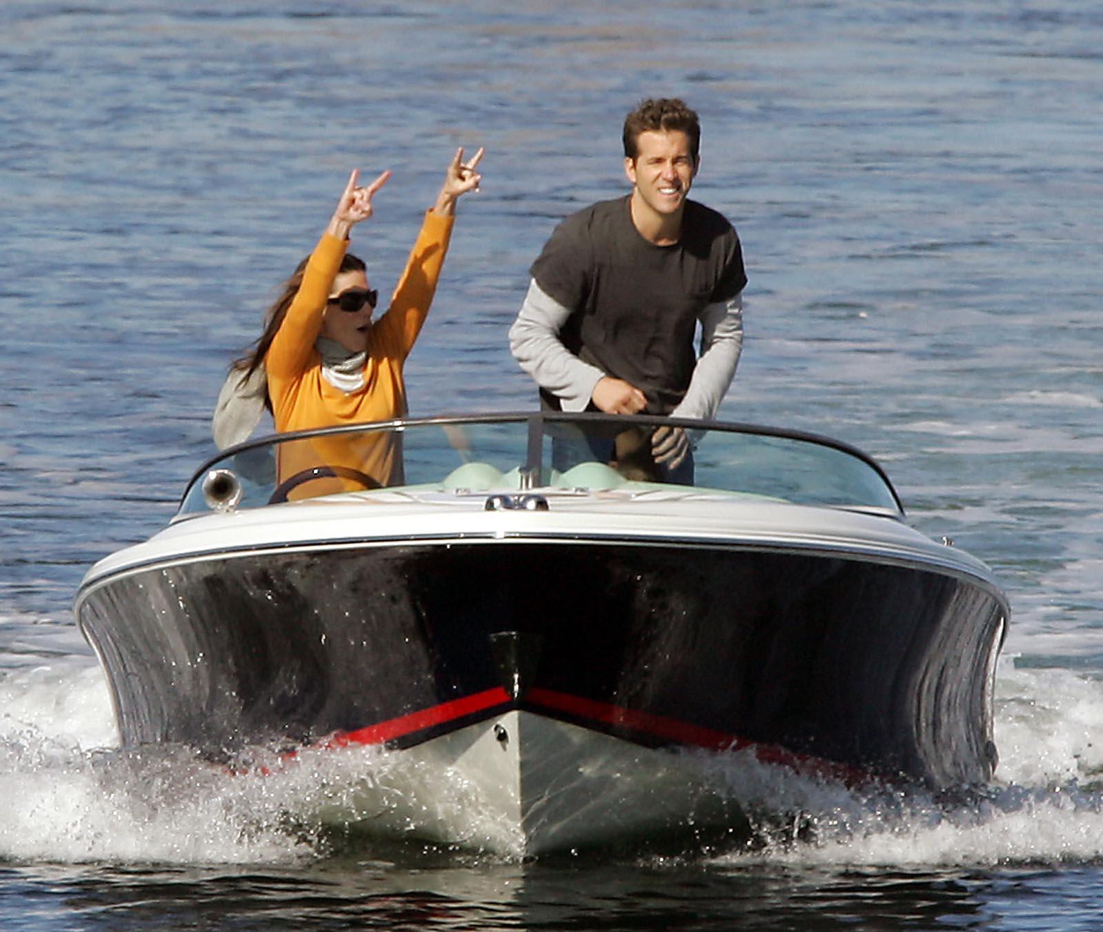 Sandra Bullock and Ryan Reynolds on set for the movie "The Proposal"