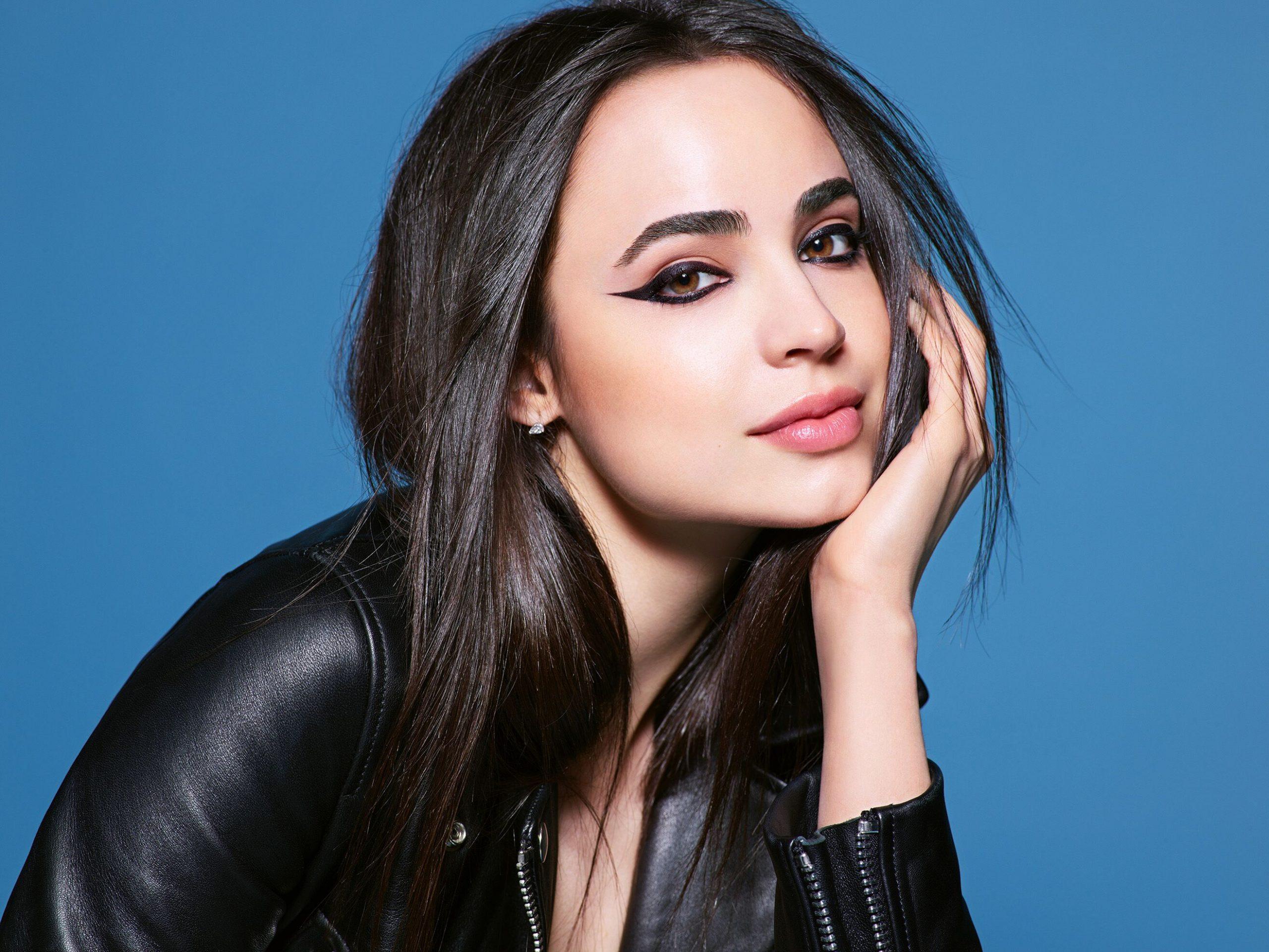 Sofia Carson is on fleek with dramatic eye make-up as she apos s announced as new face of Revlon