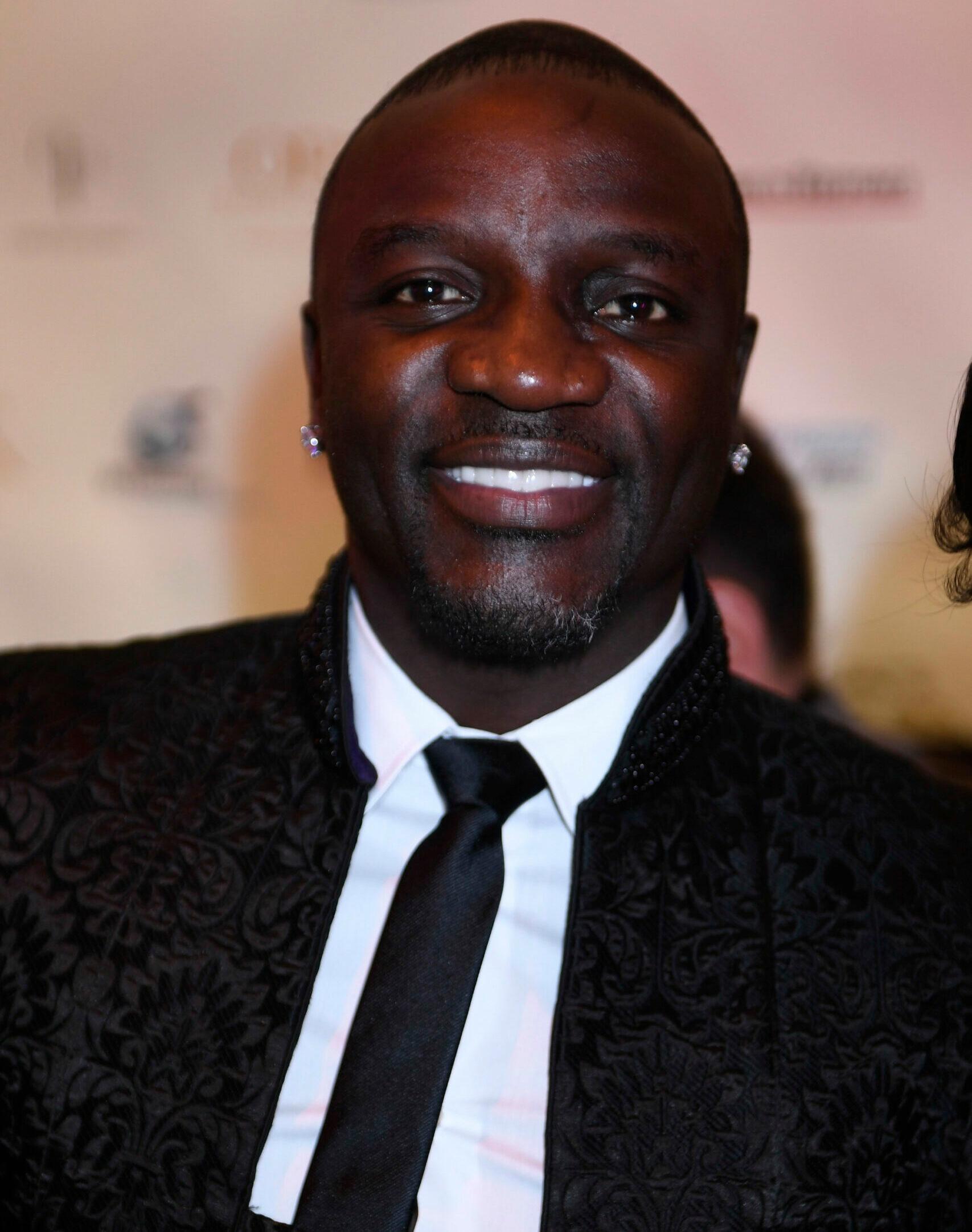 Akon, wheeling Around The World Party Event.