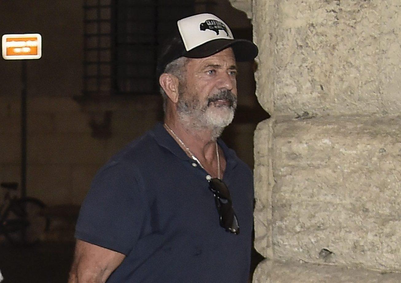 Mel Gibson and wife dinner out in Rome