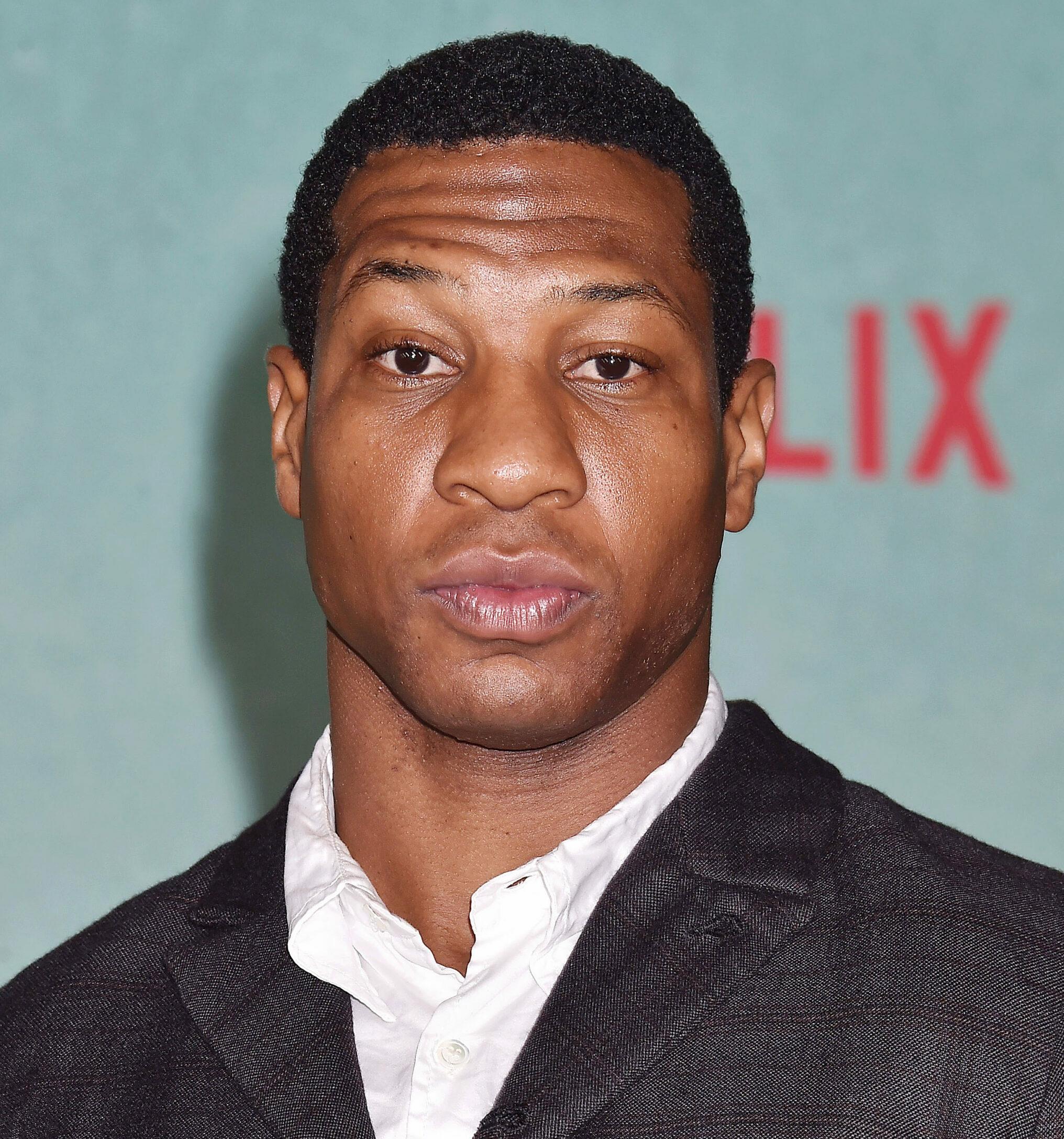 Jonathan Majors di pemutaran perdana Los Angeles dari 'semakin sulit mereka jatuh'