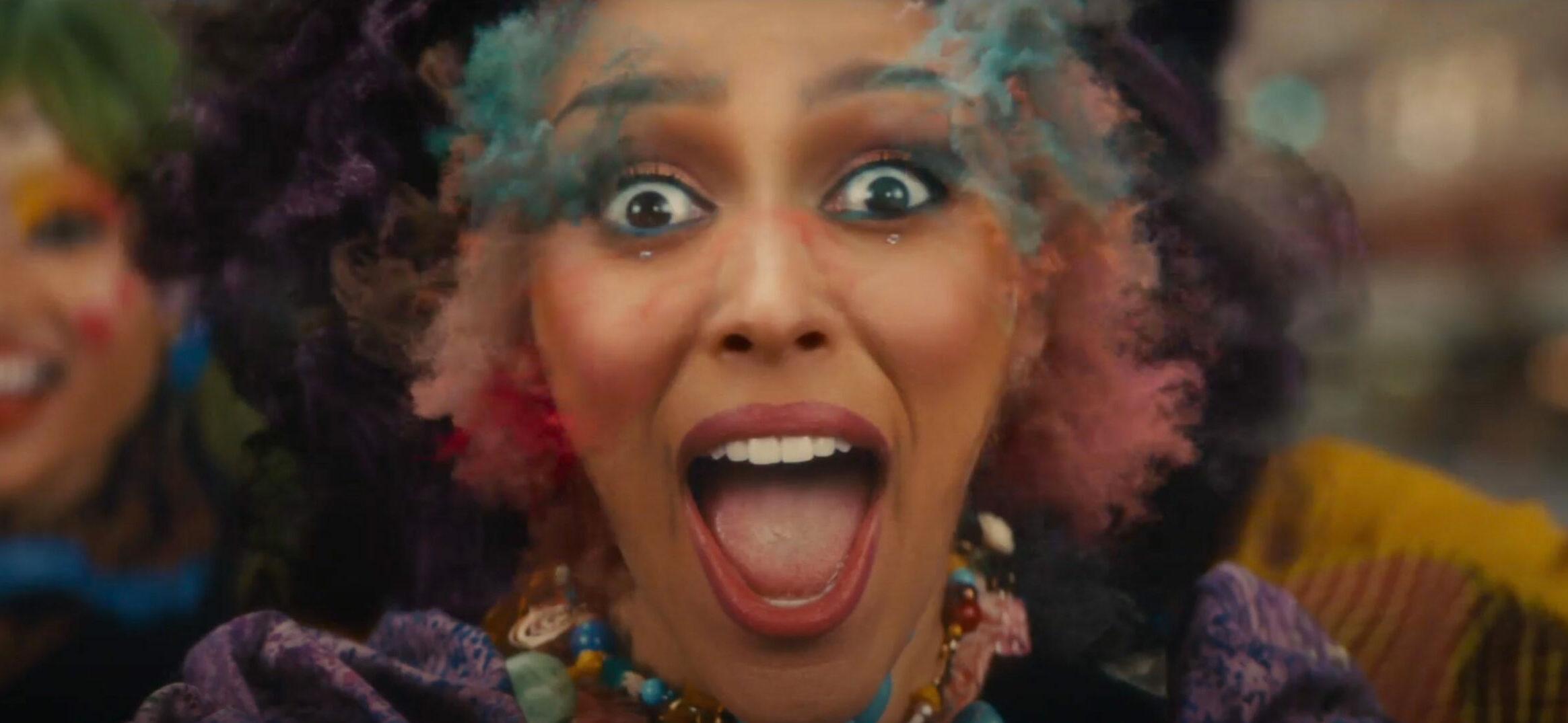 Doja Cat clowns around in Taco Bell s Super Bowl commercial featuring her cover of Hole s Celebrity Skin