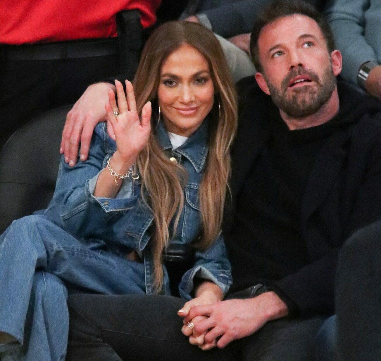 Jennifer Lopez and Ben Affleck attend the Lakers vs Boston game
