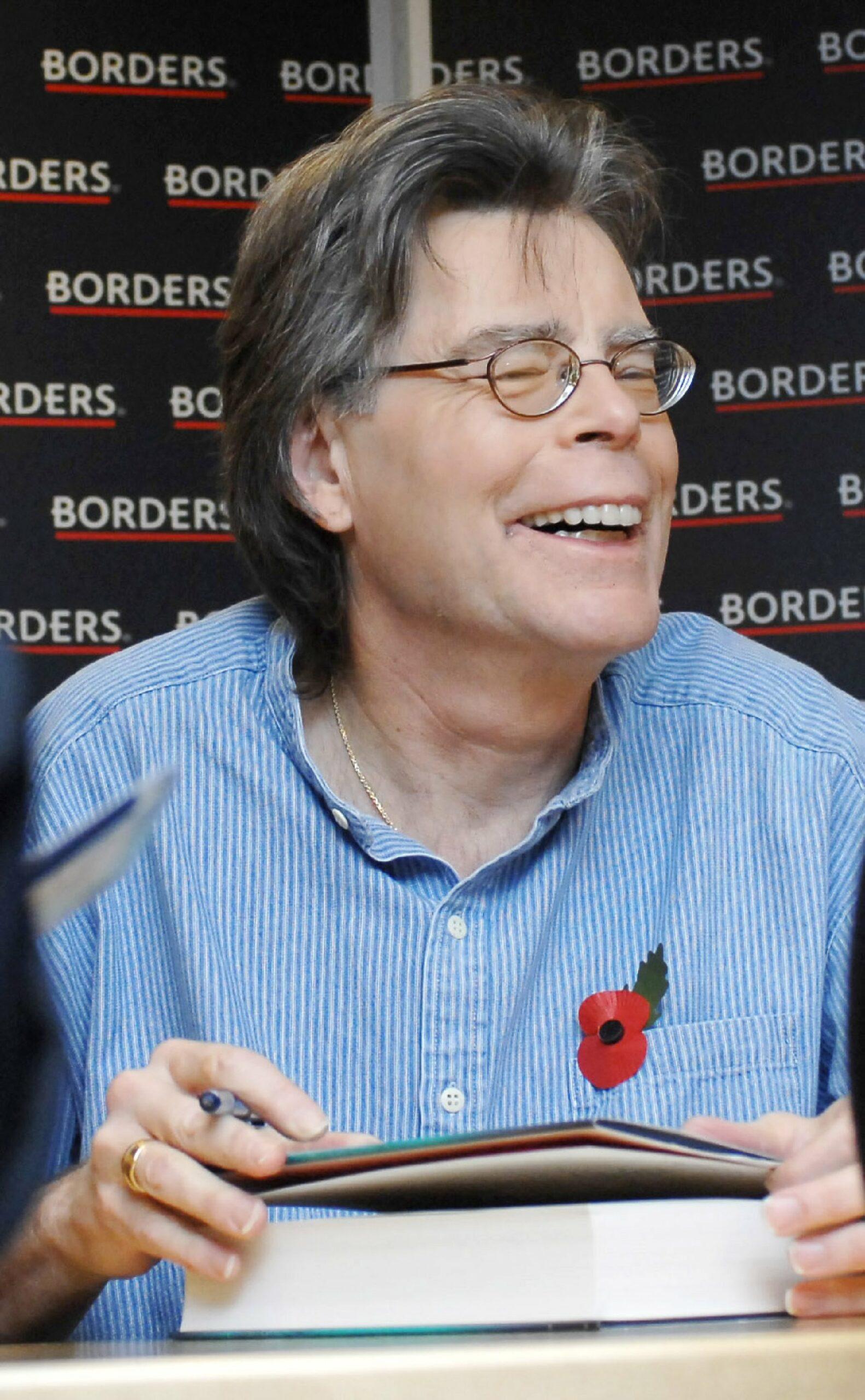 Stephen King signing copies of his new book 'Lisey's Story' at Borders on Oxford StreetLondon, England - 07.11.06Credit: WENN Newscom/(Mega Agency TagID: wennphotos422078.jpg) [Photo via Mega Agency]