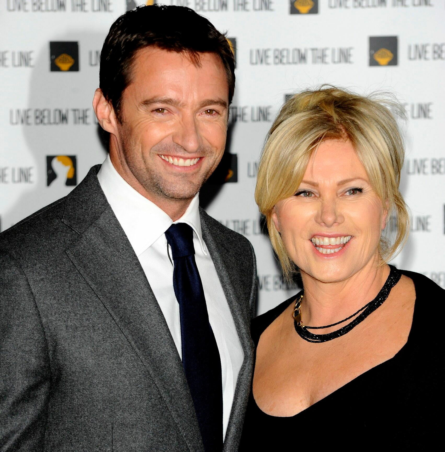 Hugh Jackman dan Deborah Lee-Furness mengadakan acara pribadi, mempromosikan kampanye amal 'Live Below the Line'