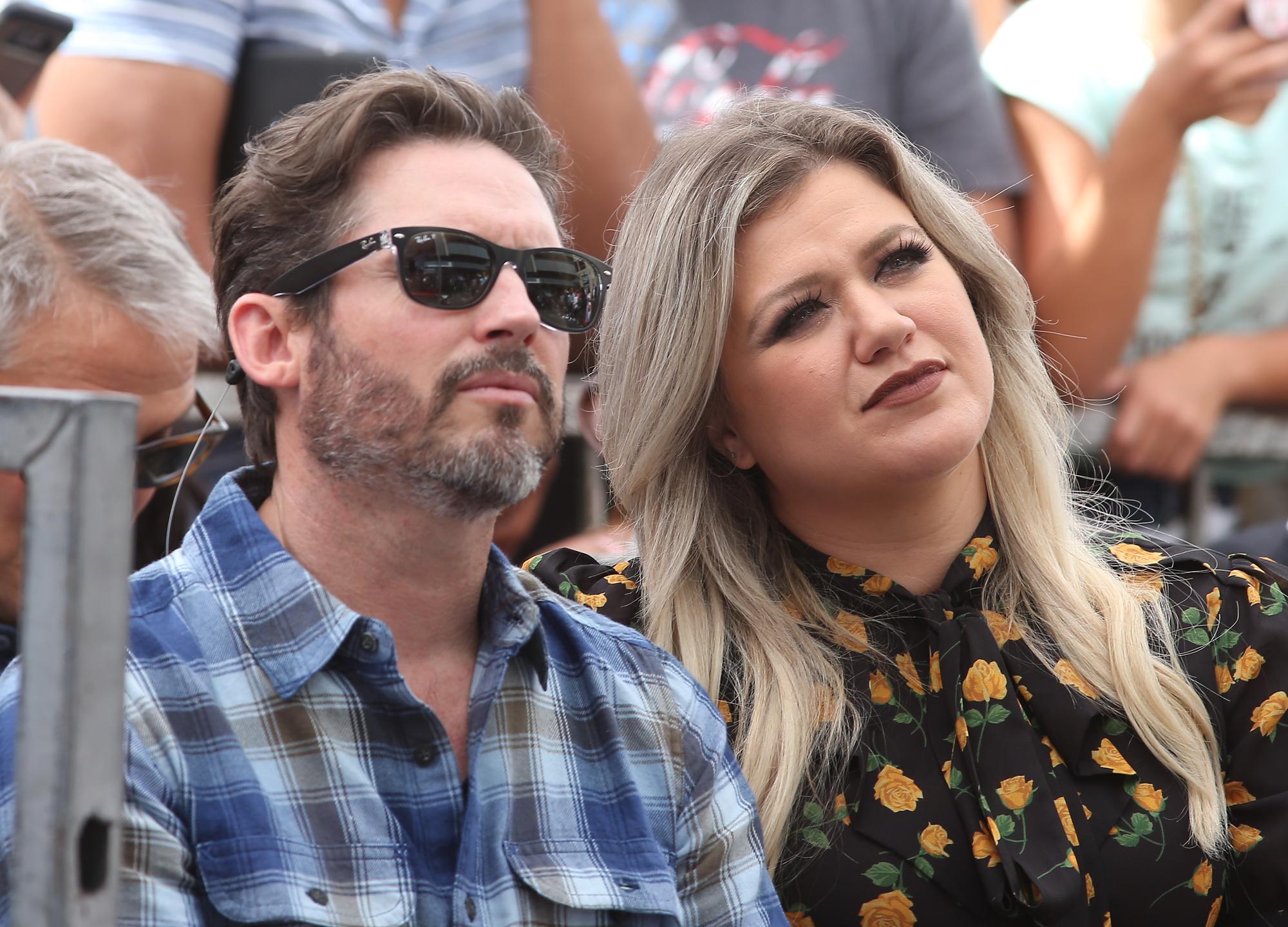 Ex-marido de Kelly Clarkson acusa apresentador de talk show de possivelmente espioná-lo