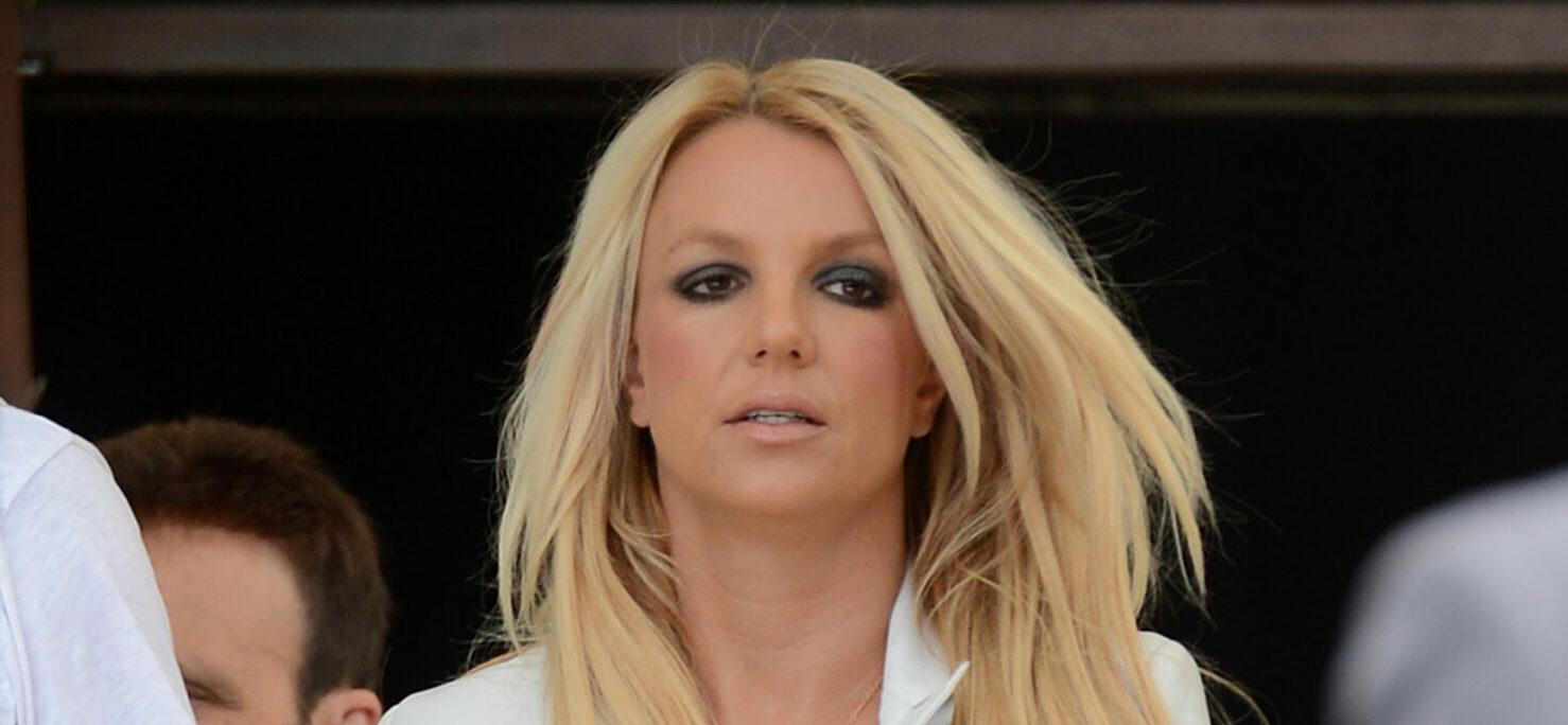 Britney Spears talks about huge forehead on Instagram