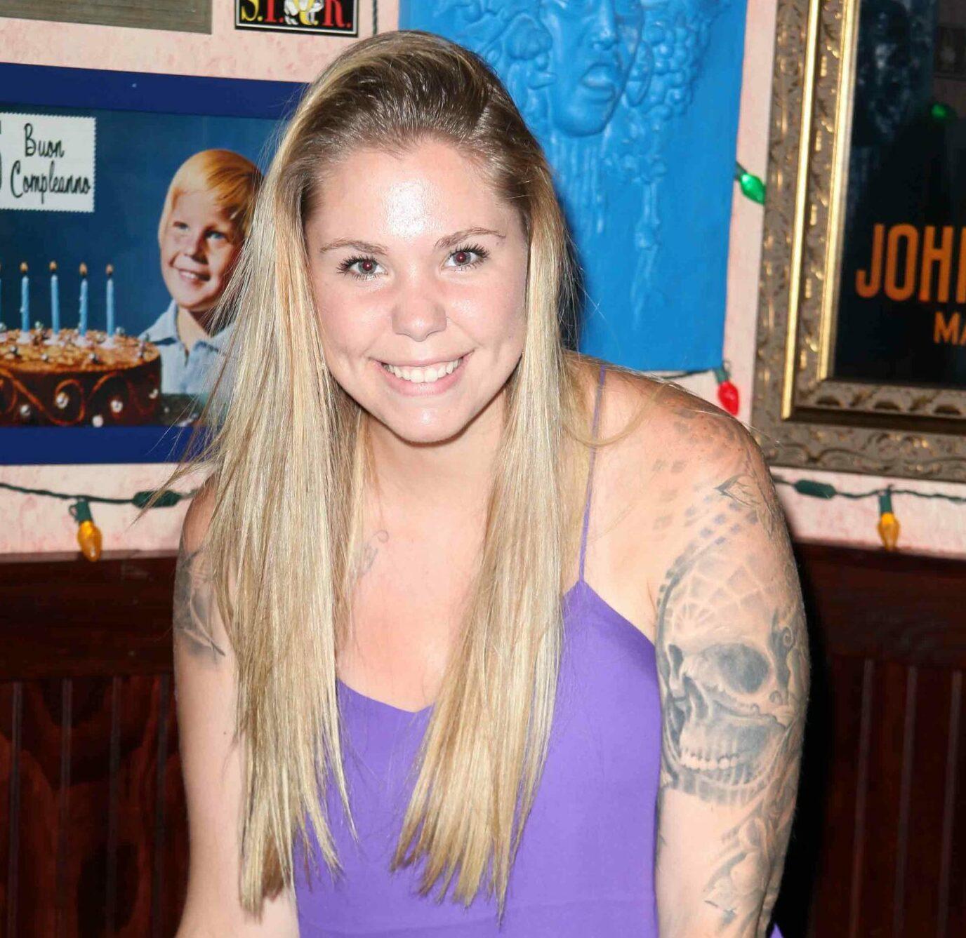 'Teen Mom 2' star Kailyn Lowry has her handprints immortalized in marinara sauce at Buca Di Beppo restaurant in Times Square