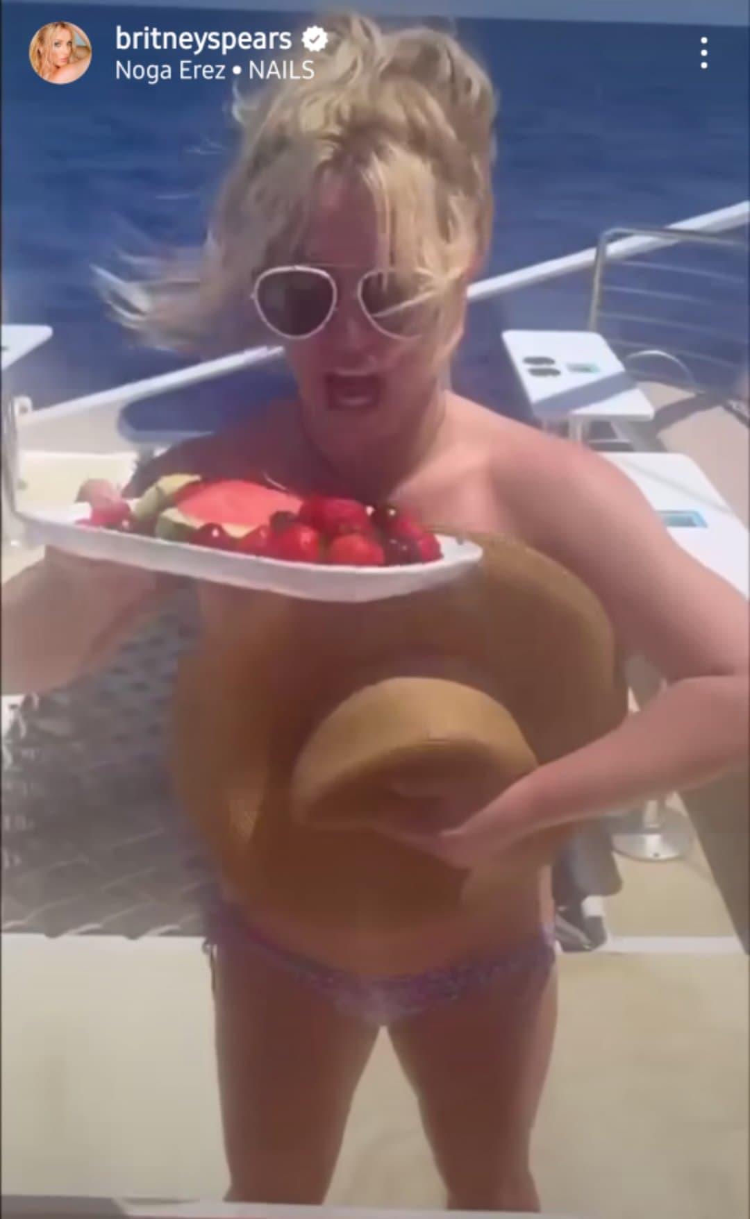 Britney Spears goes sailing on July 30, 2022