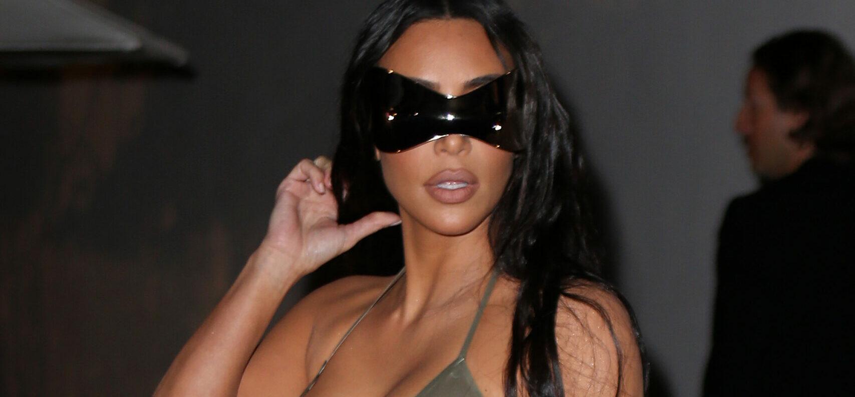 Kim Kardashian STUNS In New Swim Trend That Everyone Is Loving!
