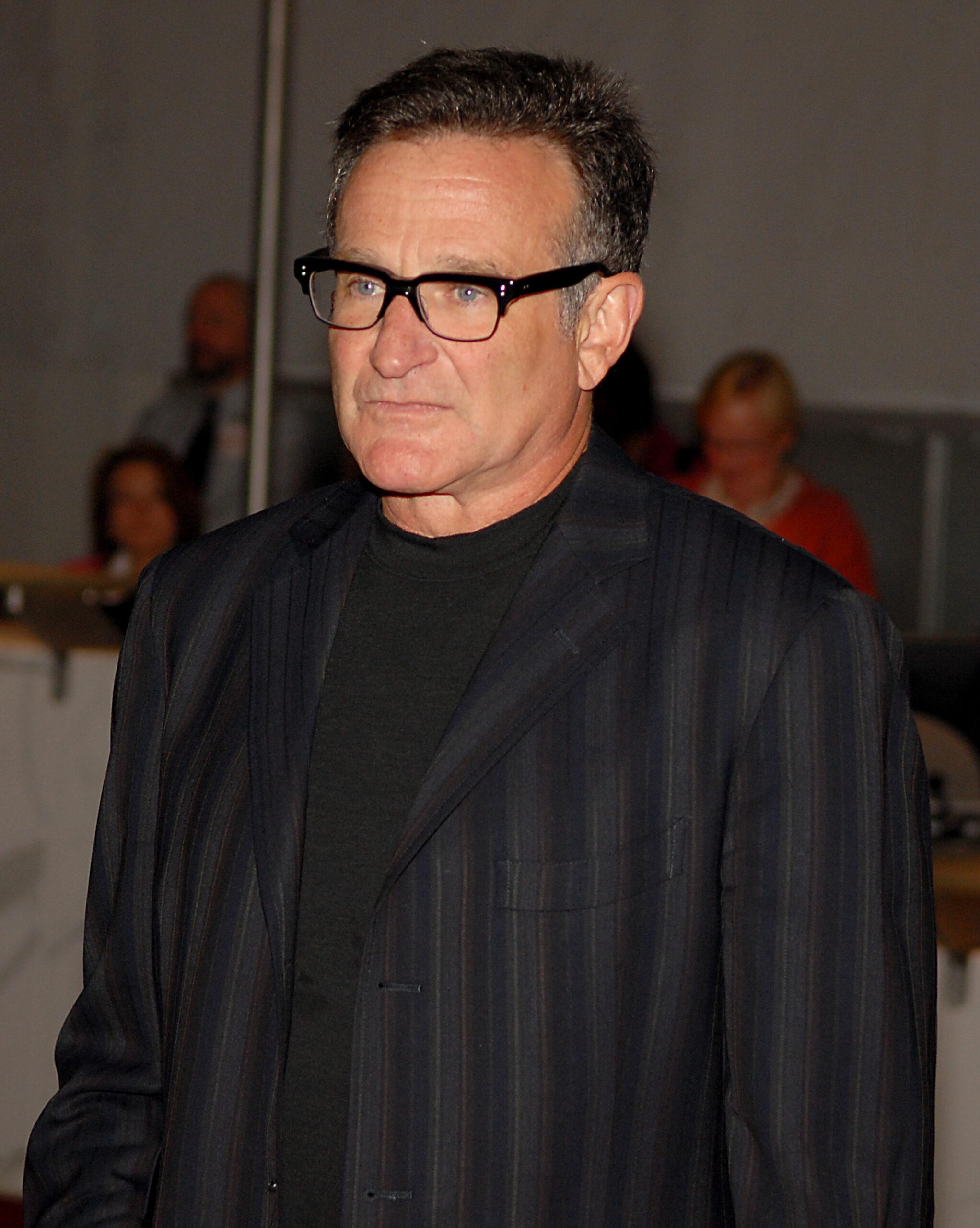 Robin Williams at Billy Crystal Honored with the 2007 Mark Twain Prize