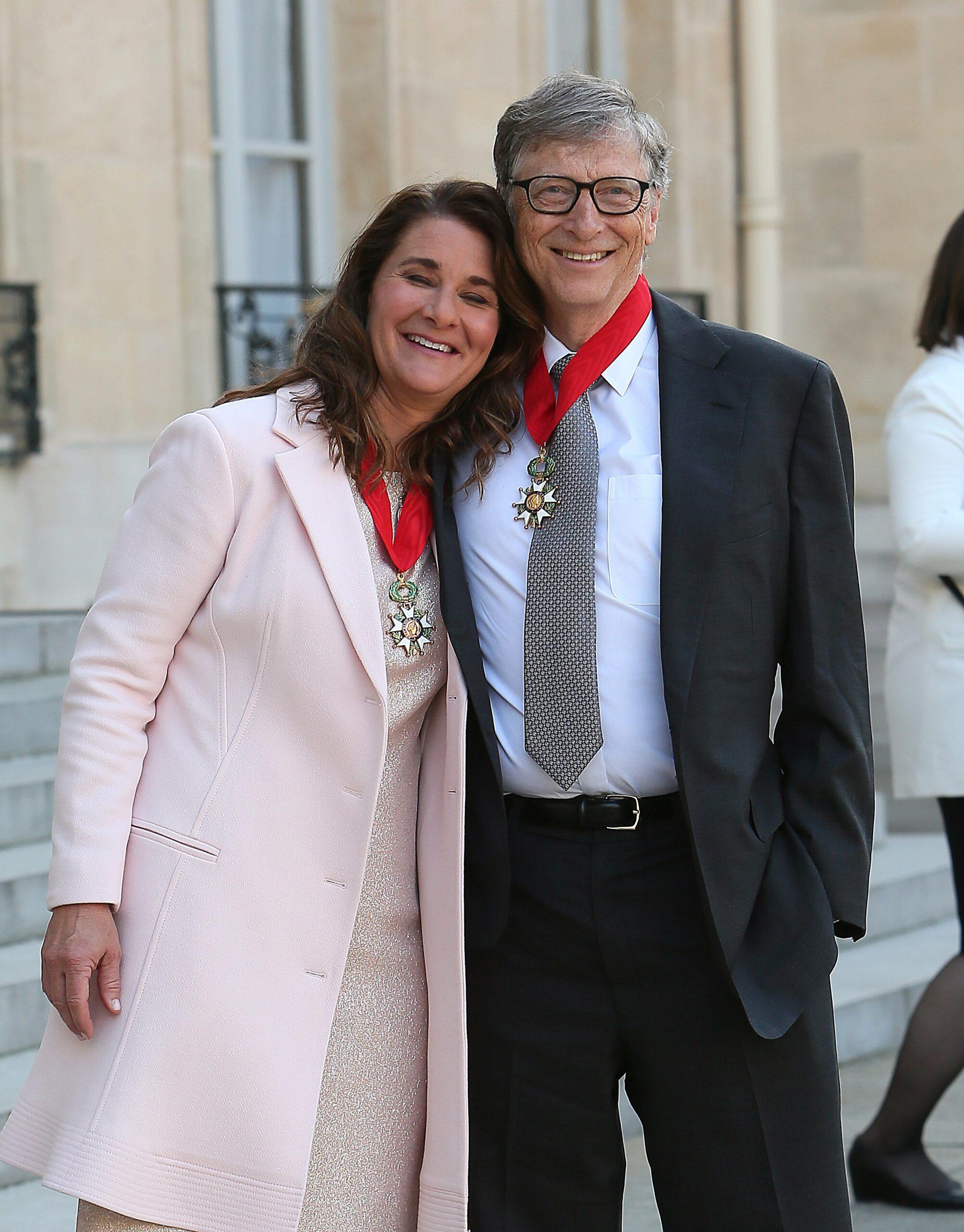 Bill Gates e Melinda Gates recebem o Comandante da Legião de Honra