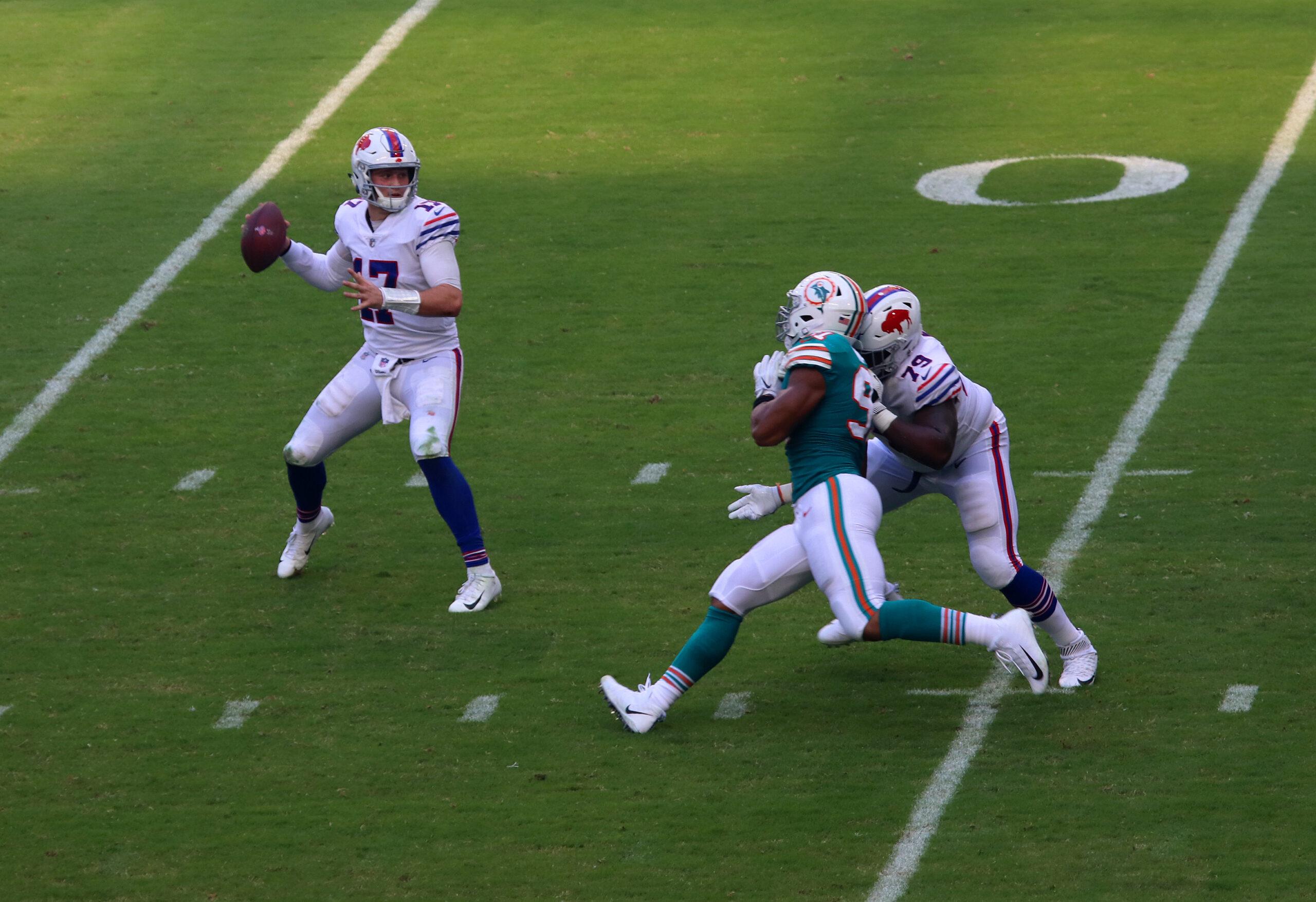 Miami Dolphins beat Buffalo Bills at Home at the Hard Rock Stadium in Miami 21-17