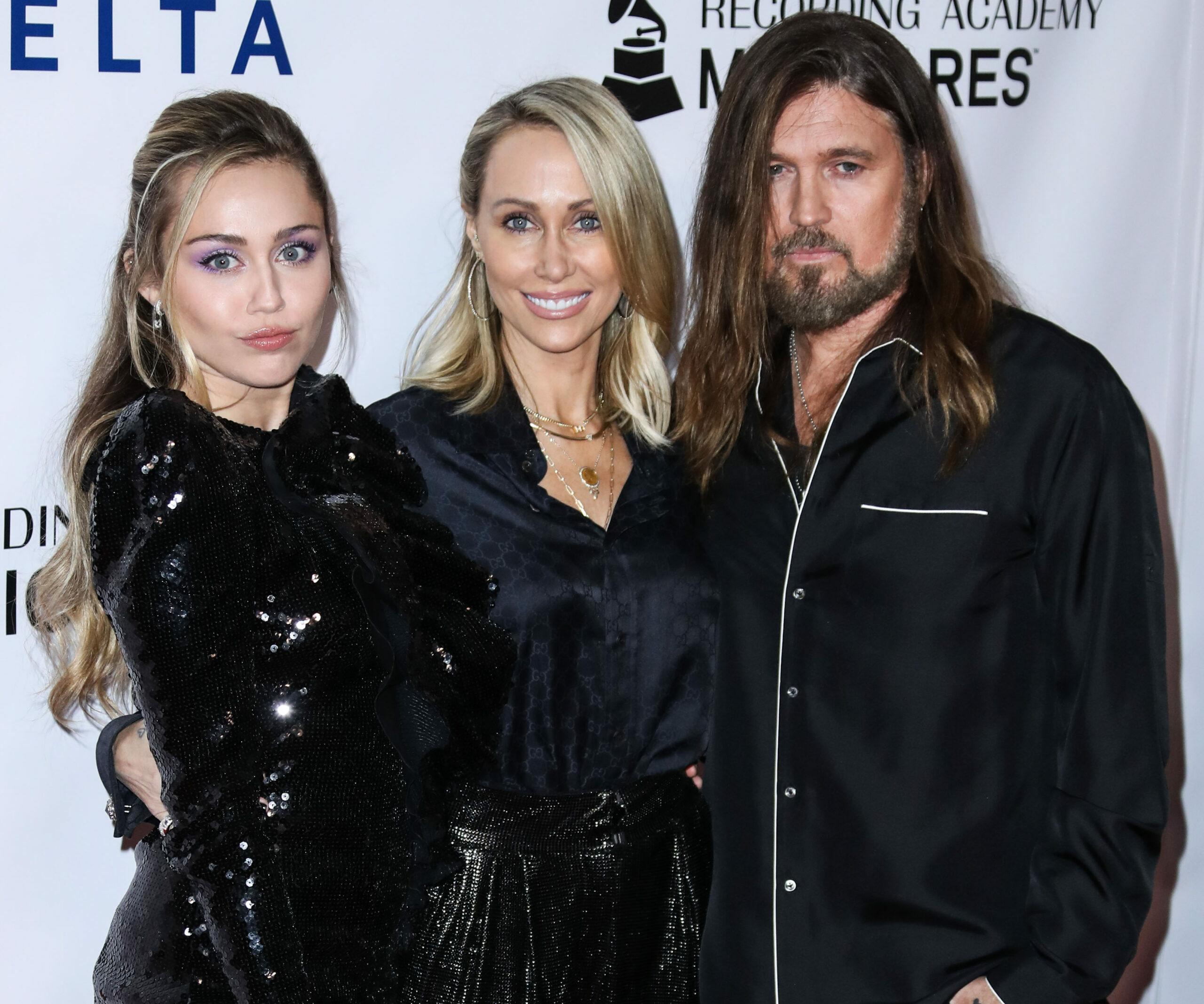 LOS ANGELES, CA, USA - FEBRUARY 08: 2019 MusiCares Person Of The Year Honoring Dolly Parton held at the Los Angeles Convention Center on February 8, 2019 in Los Angeles, California, United States. 08 Feb 2019 Pictured: Miley Cyrus, Tish Cyrus, Billy Ray Cyrus.