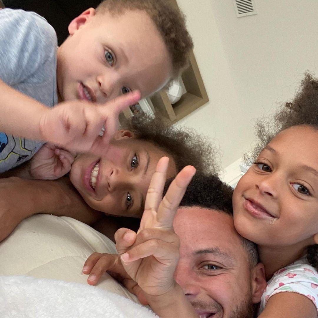Steph Curry and kids