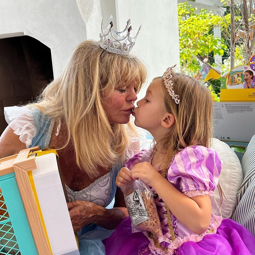 Goldie Hawn dressed up to celebrate granddaughter's fourth birthday