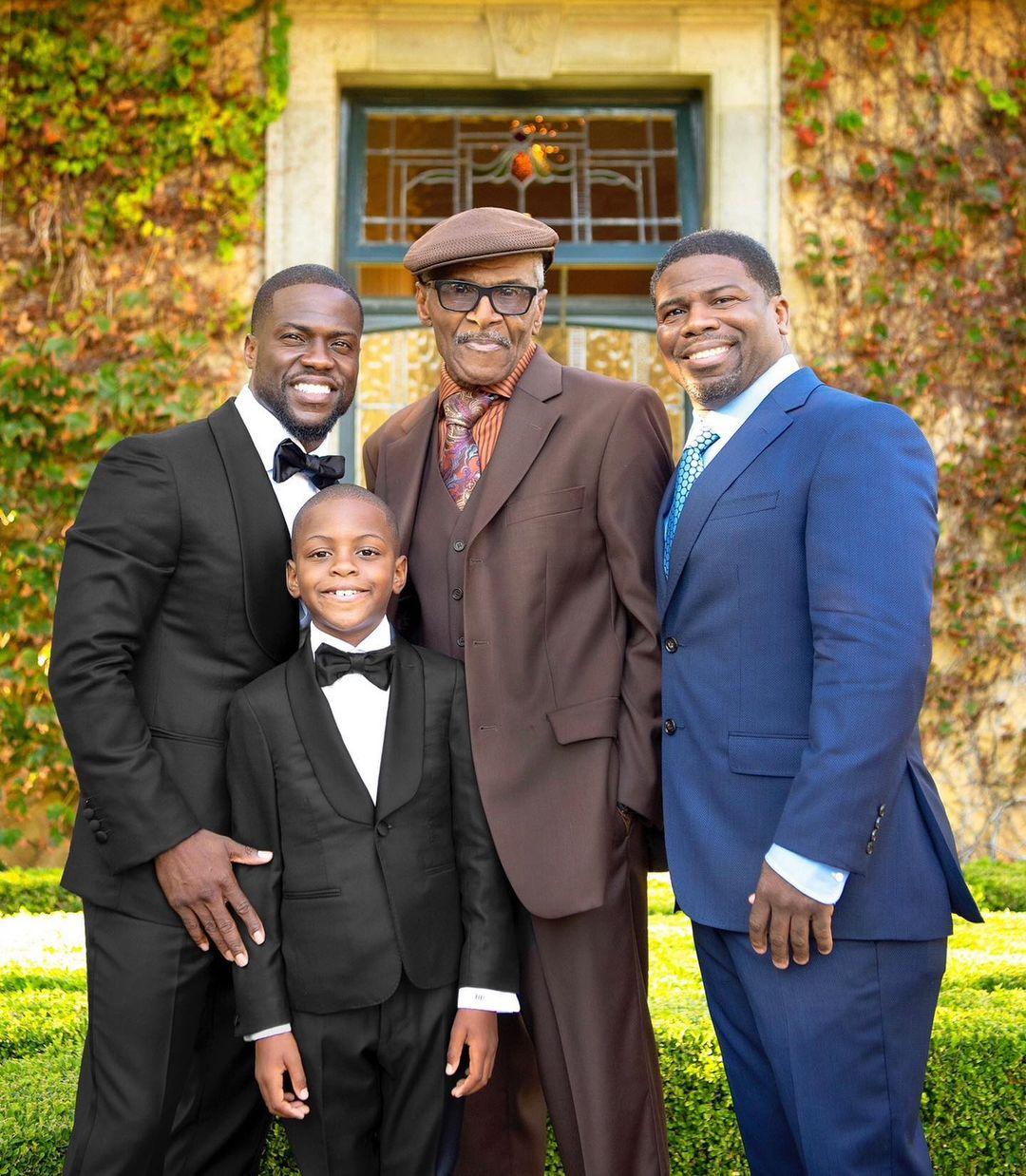 Kevin Hart mourns his father