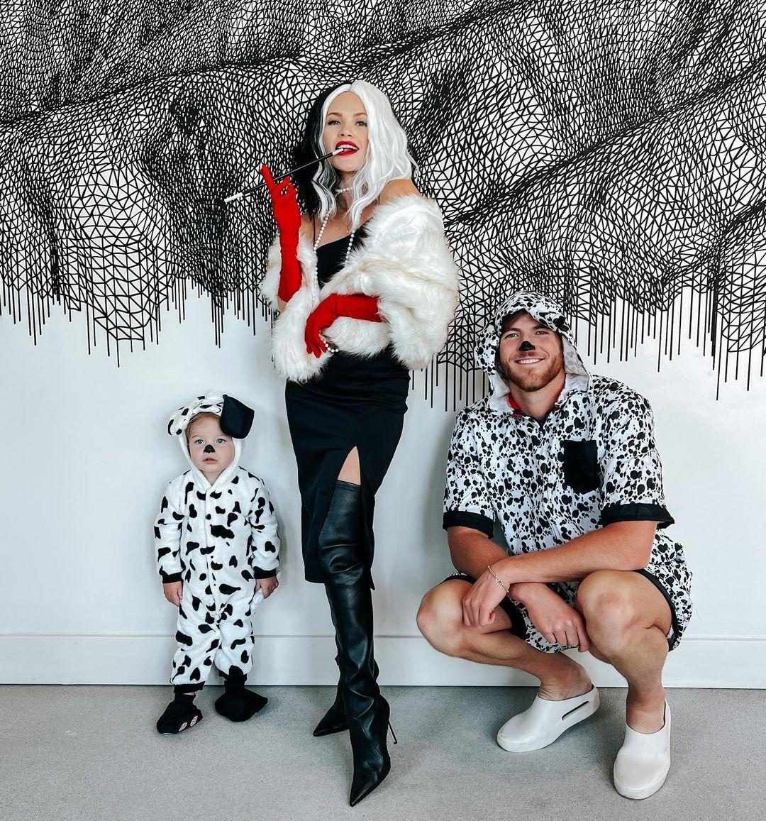 Witney Carson and family Halloween costume
