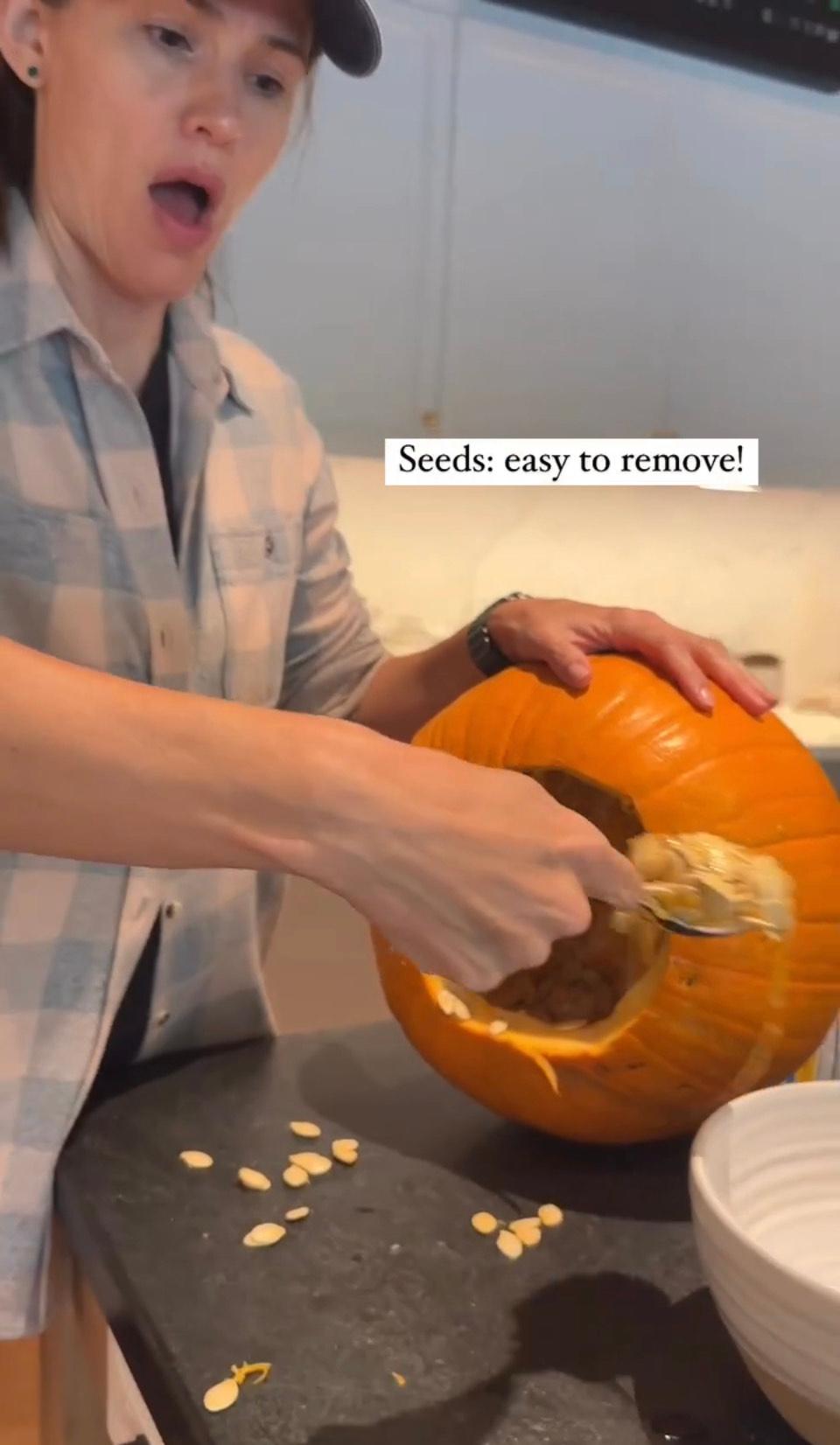 Jennifer Garner pumpkin carving hack