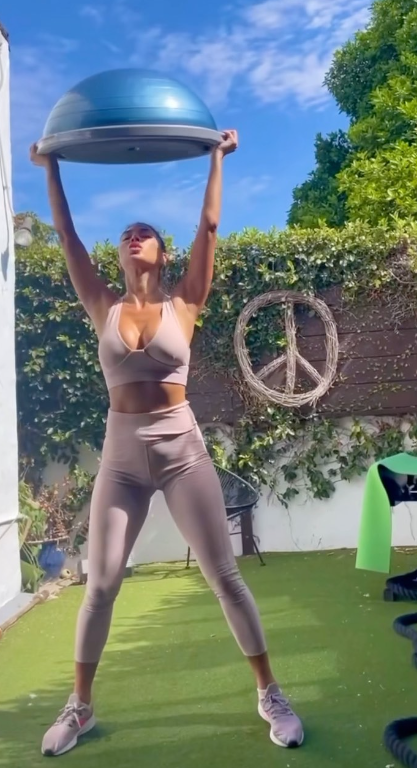 Nicole Scherzinger workout video