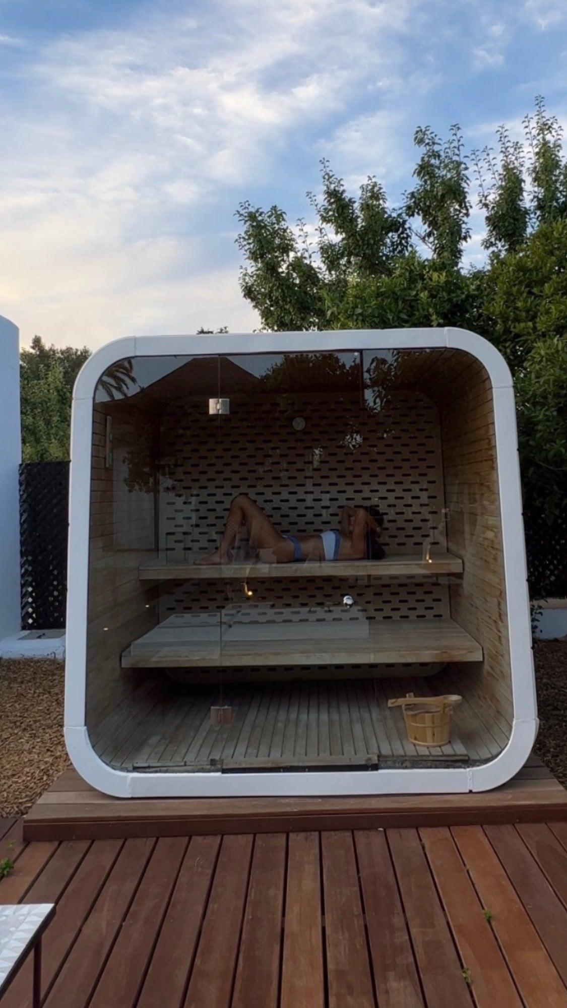 Jen Selter in a sauna