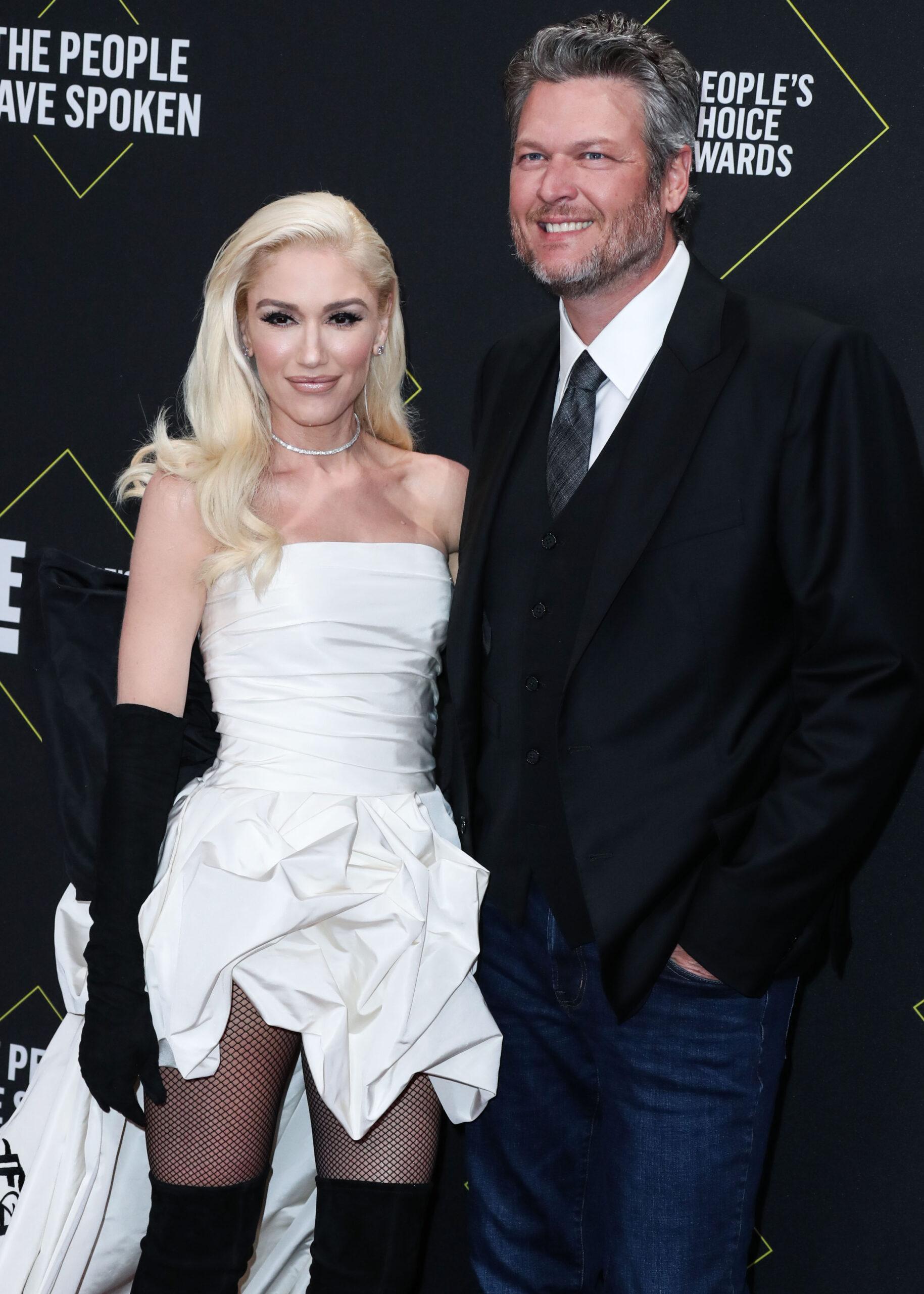 Gwen Stefani and partner Blake Shelton arrive at the 2019 E! People's Choice Awards