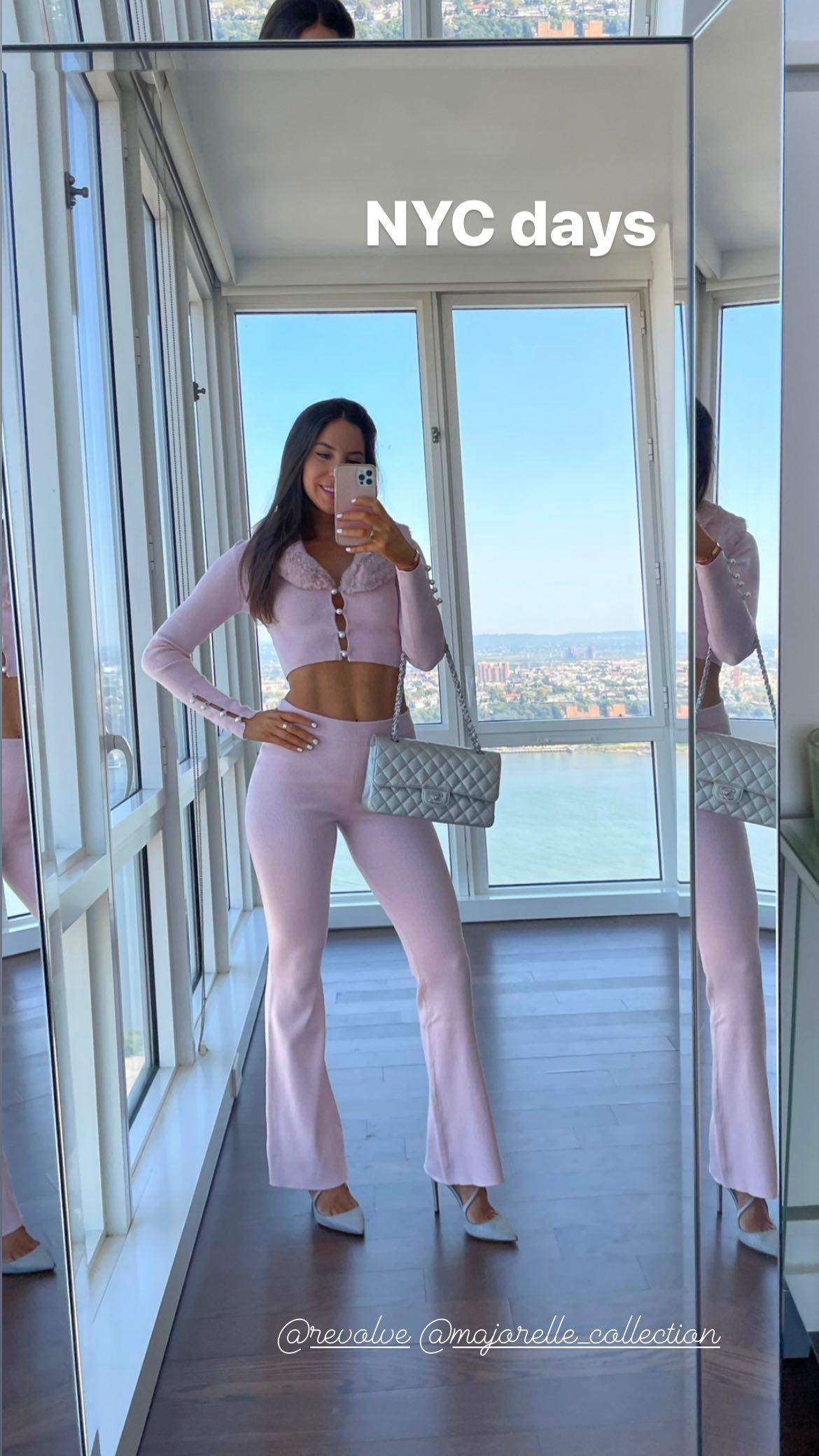 Jen Selter shows off her NYC style 