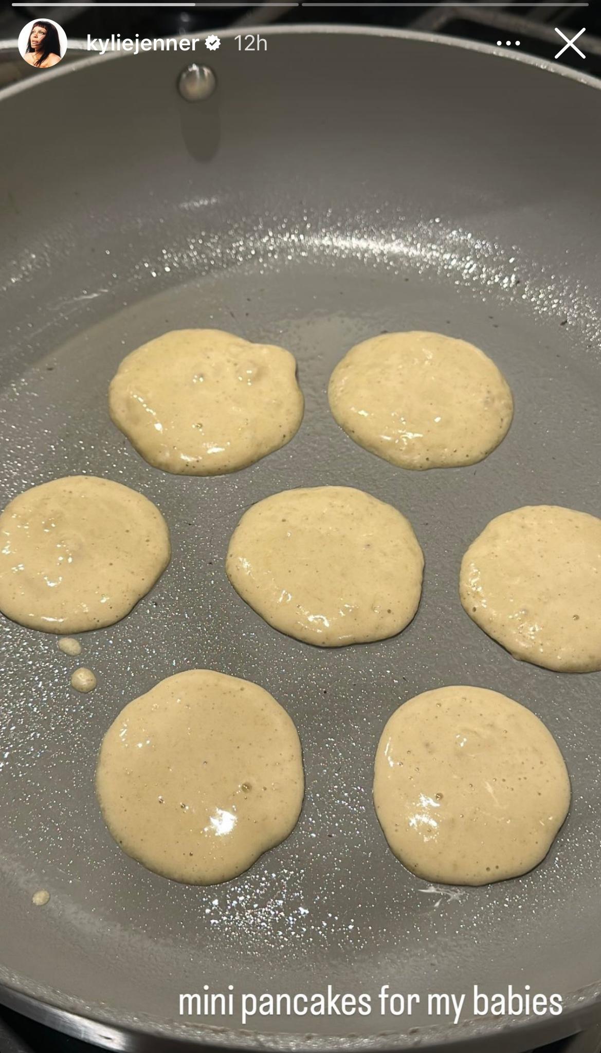 Kylie Jenner makes pancake